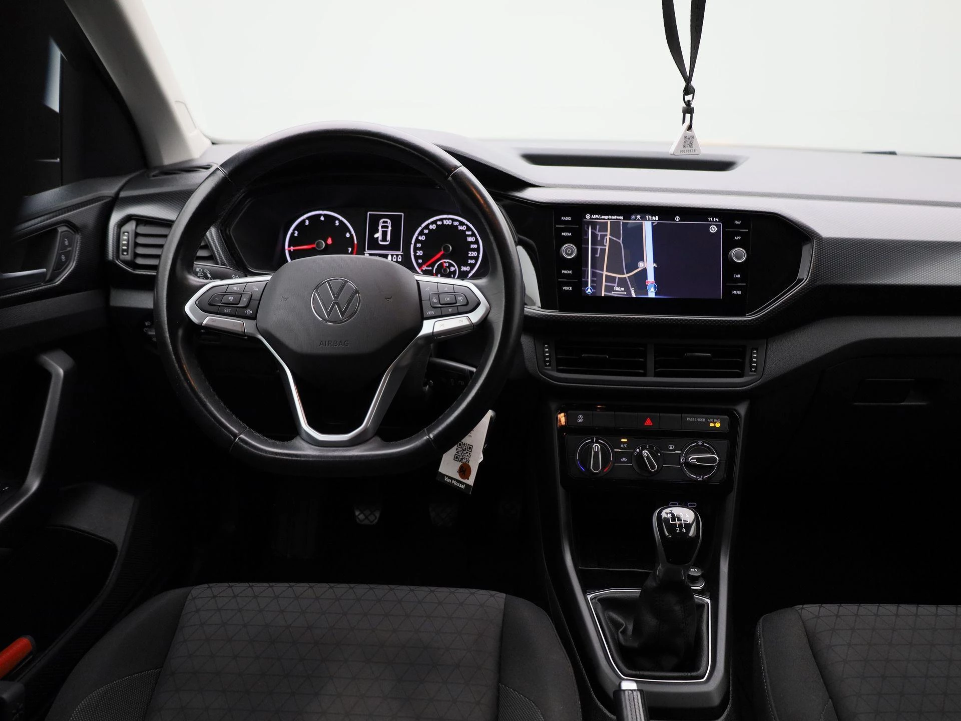 Volkswagen-T-Cross-image-6