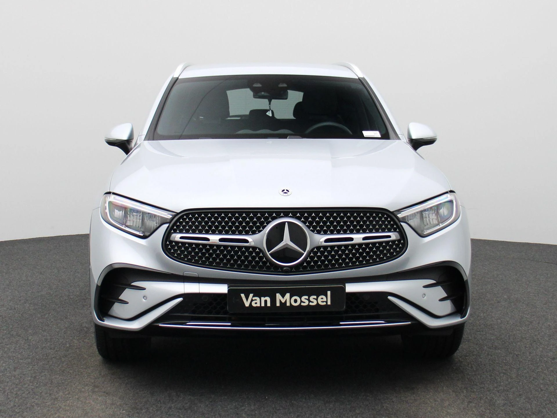 Mercedes-Benz-GLC-image-2