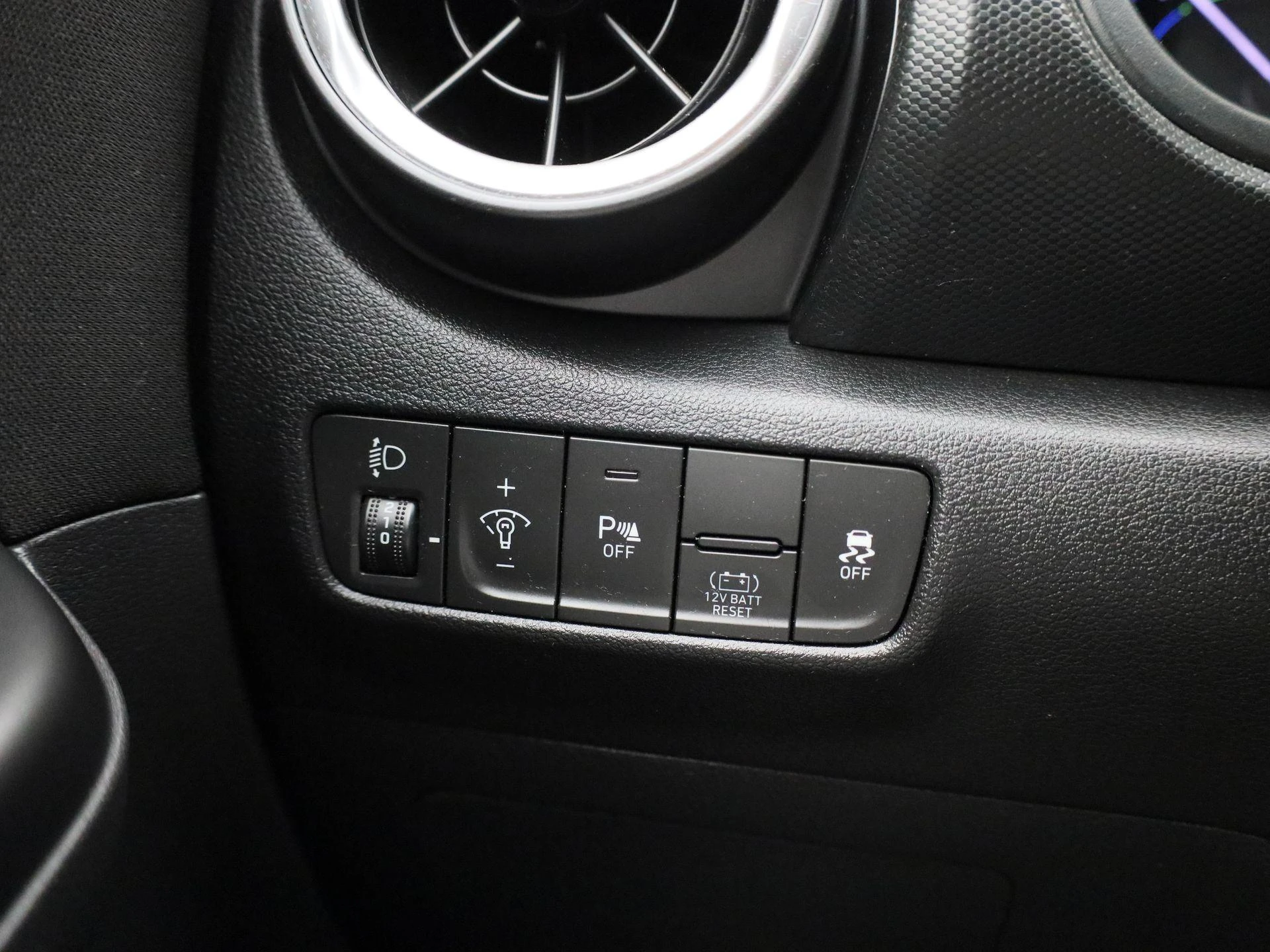 Hyundai-Kona-image-23
