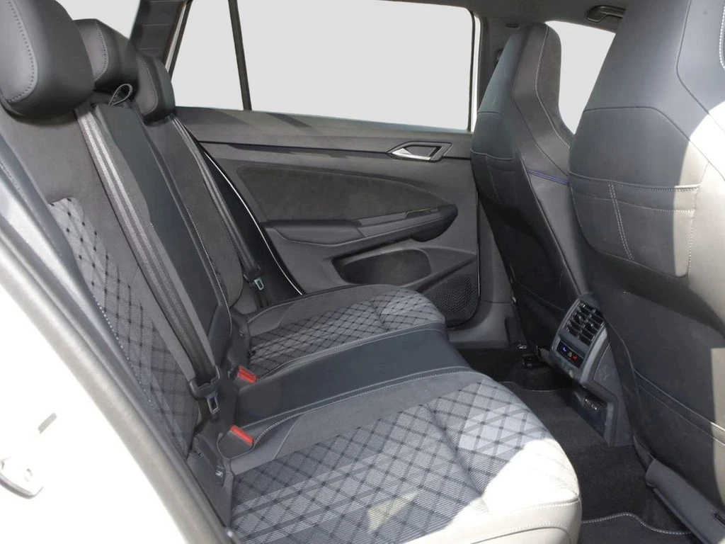 Volkswagen-Golf-image-10