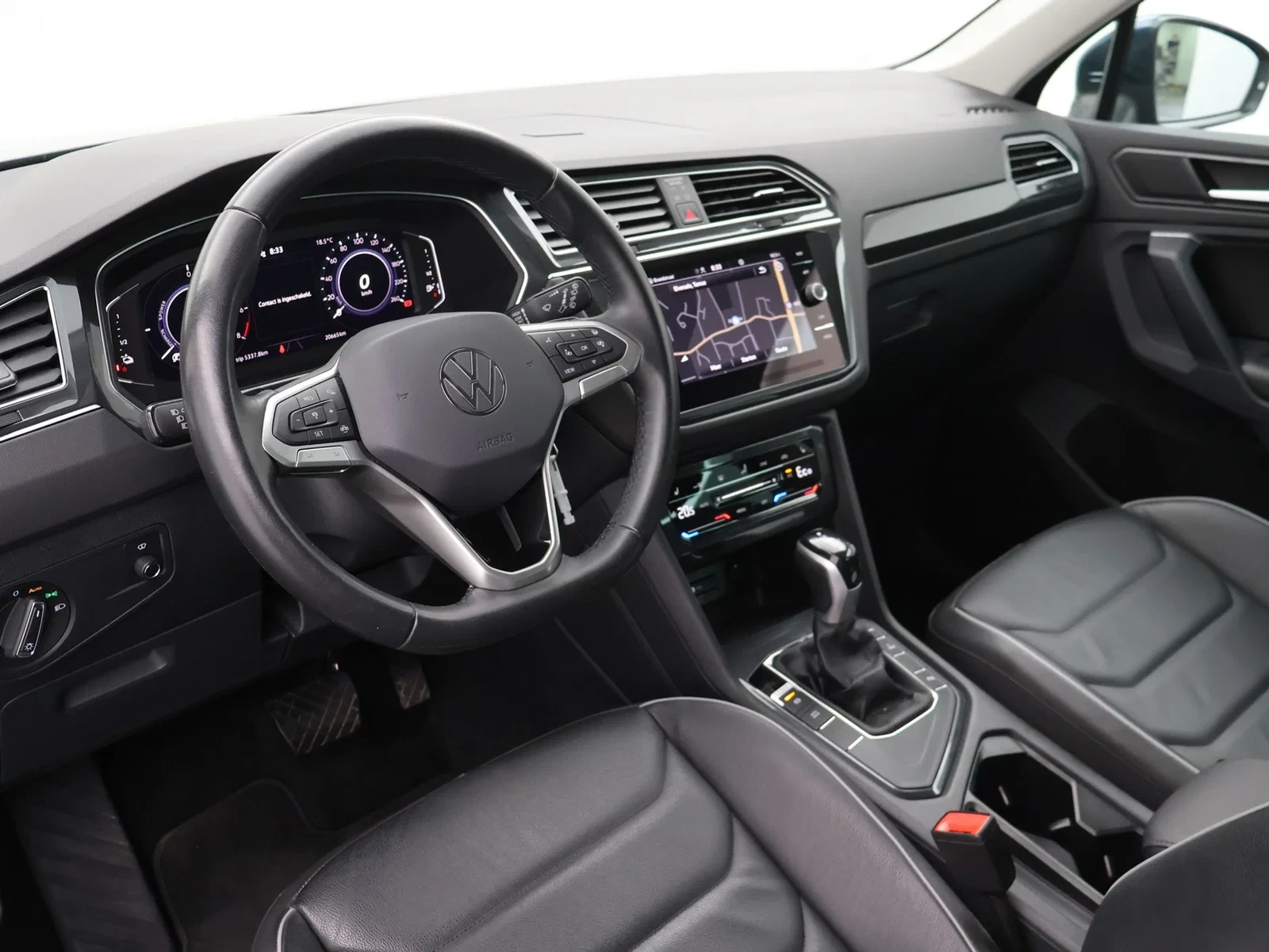 Volkswagen Tiguan eHybrid (PHEV) Tiguan Life Business 1.4TSI eHybrid PHEV 204PK *AUTOMAAT*TREKHAAK*LEDER*CAMERA*PDC*ACC*VIRTUAL COCKP