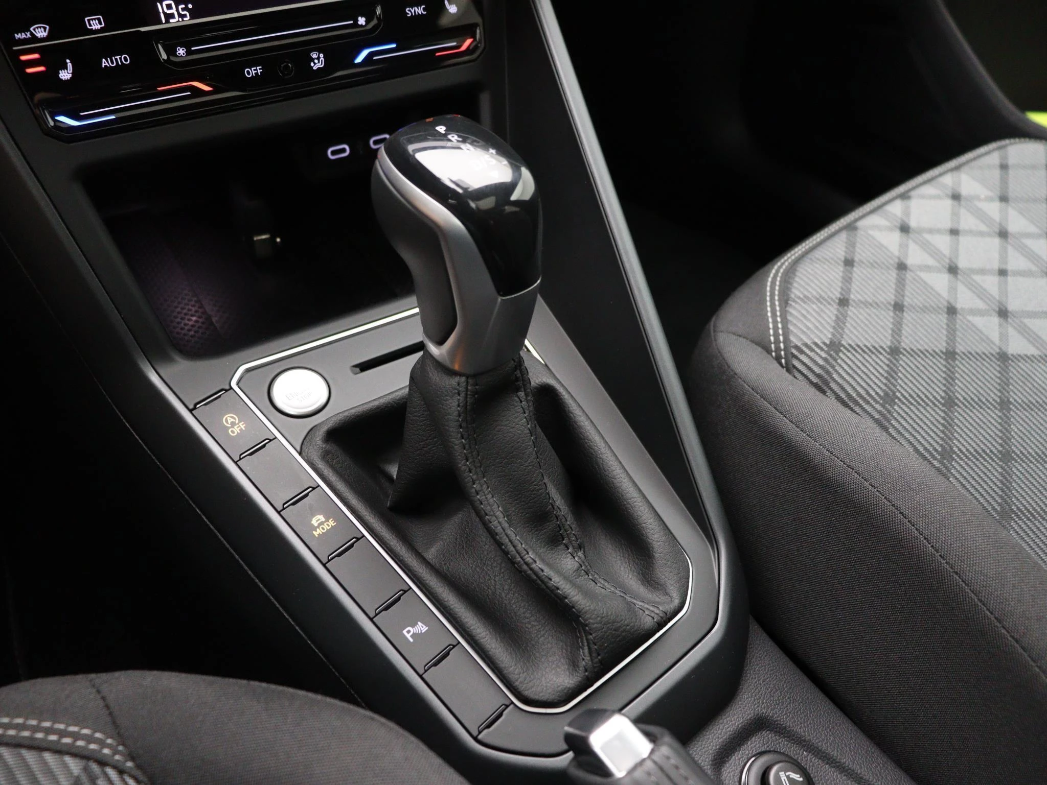 Volkswagen-Polo-image-19
