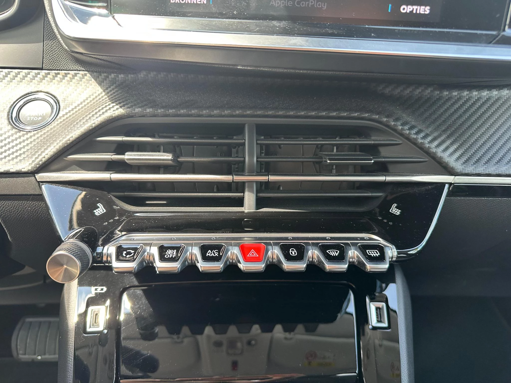 Peugeot-e-208-image-12