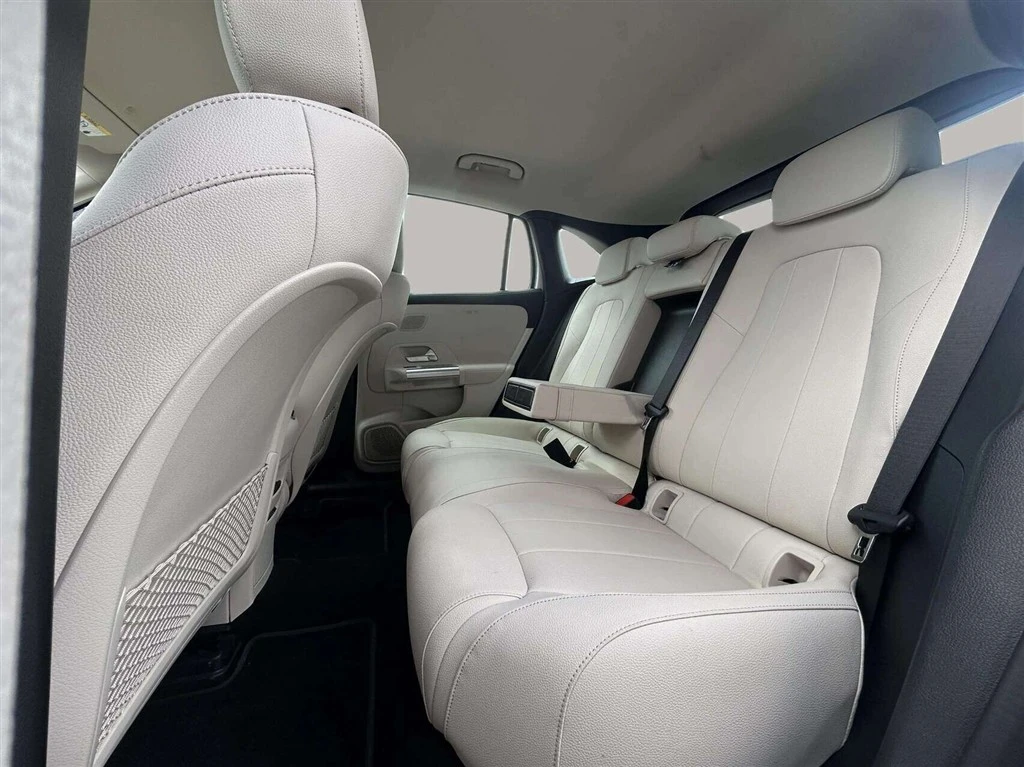 Mercedes-Benz-EQA-image-20