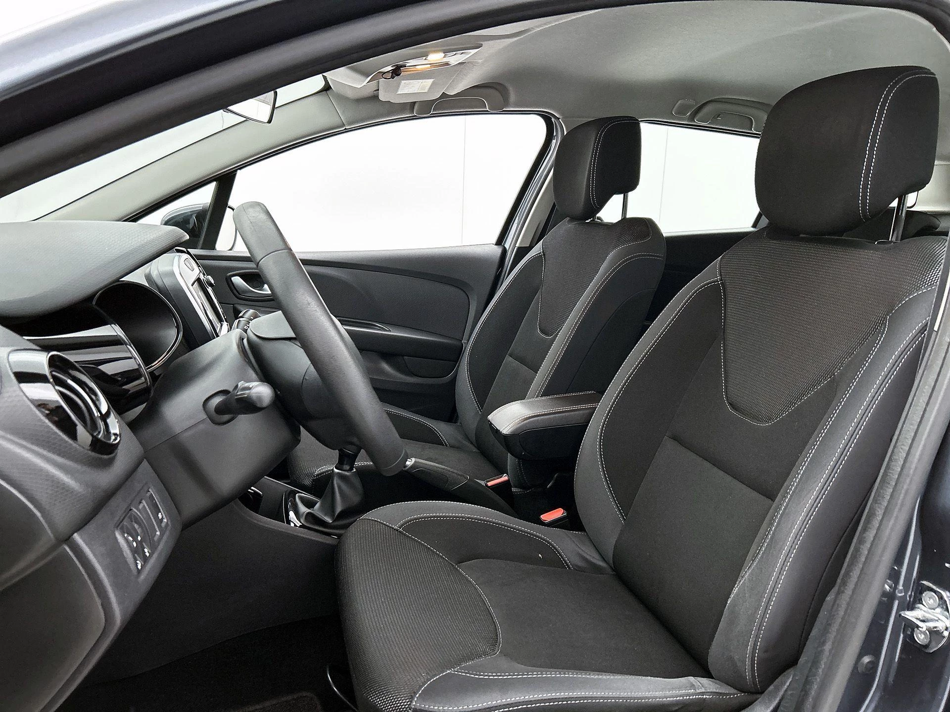 Renault-Clio-image-29