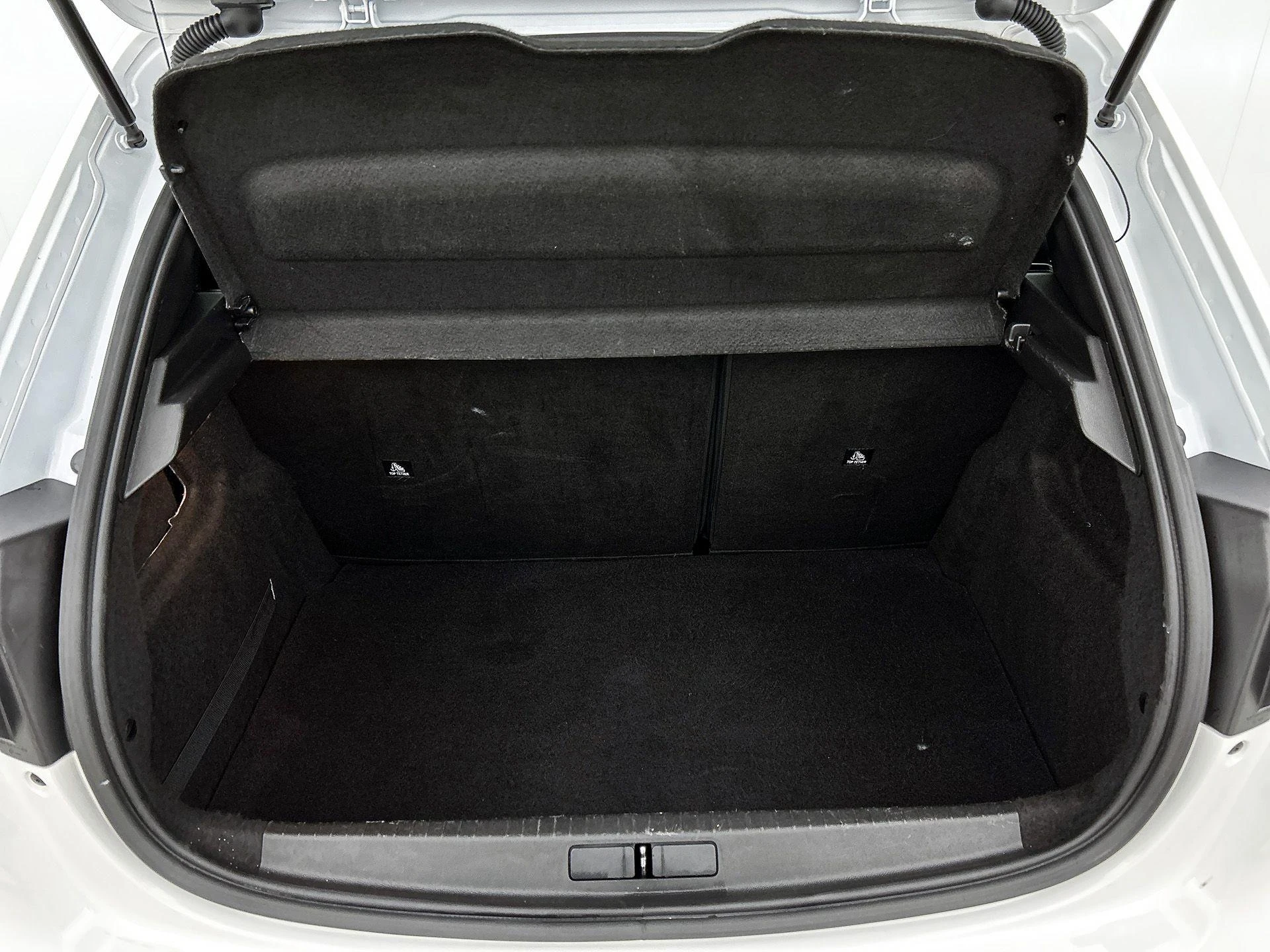 Peugeot-208-image-20