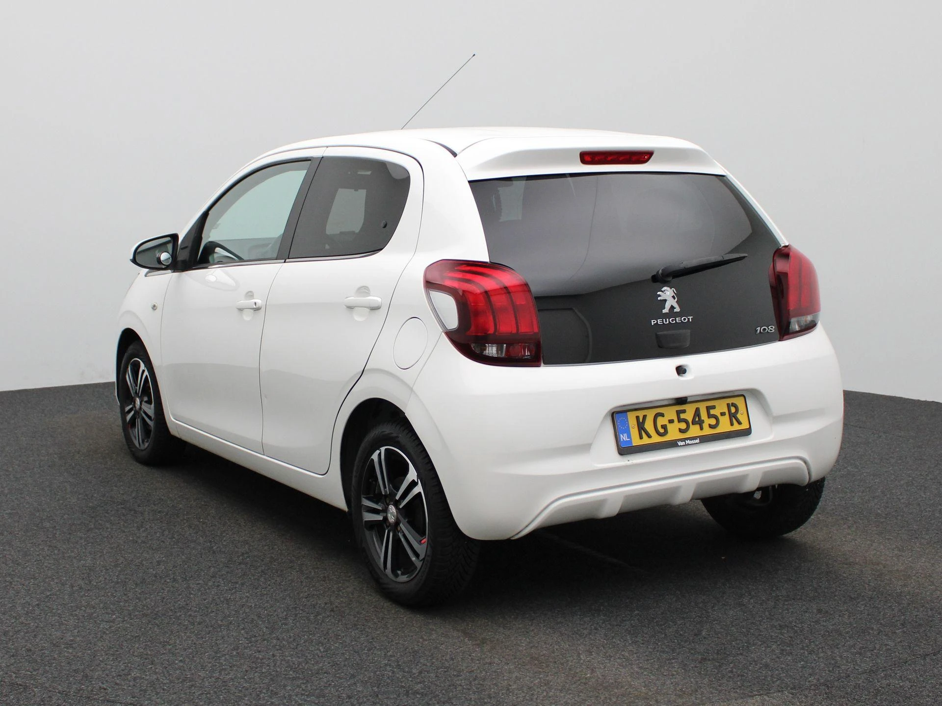 Peugeot-108-image-1
