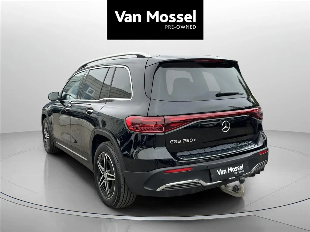 Mercedes-Benz-EQB-image-6