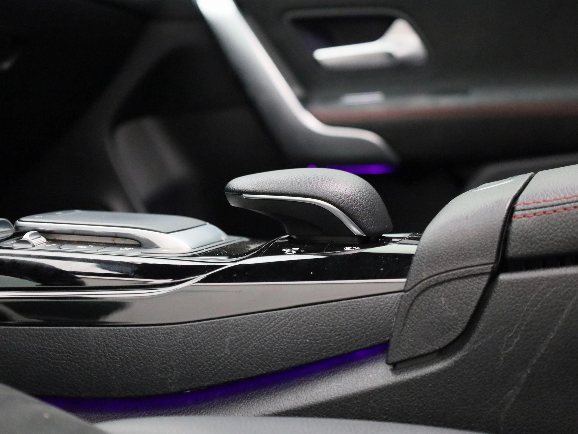 Mercedes-Benz-CLA-image-45