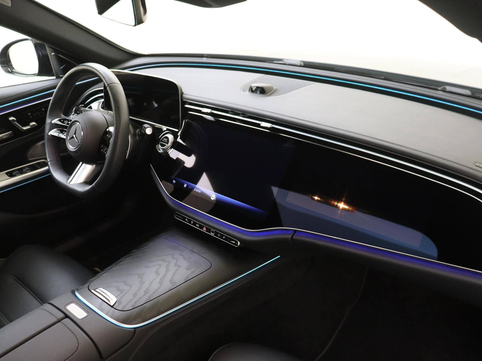 Mercedes-Benz-E-Klasse-image-4