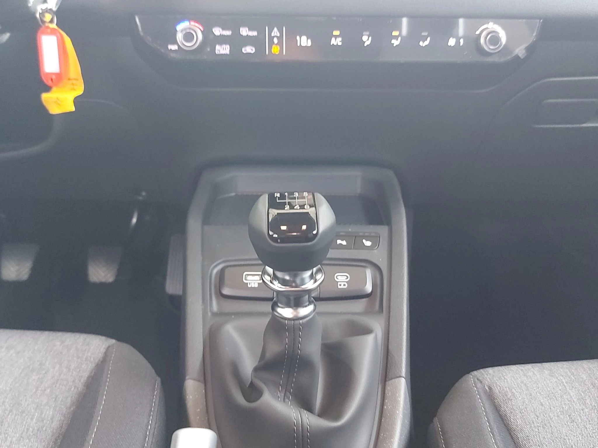 Kia Stonic Vision 1.0 T-GDI Sports Utility Vehicle. 74 kW. 5-türig