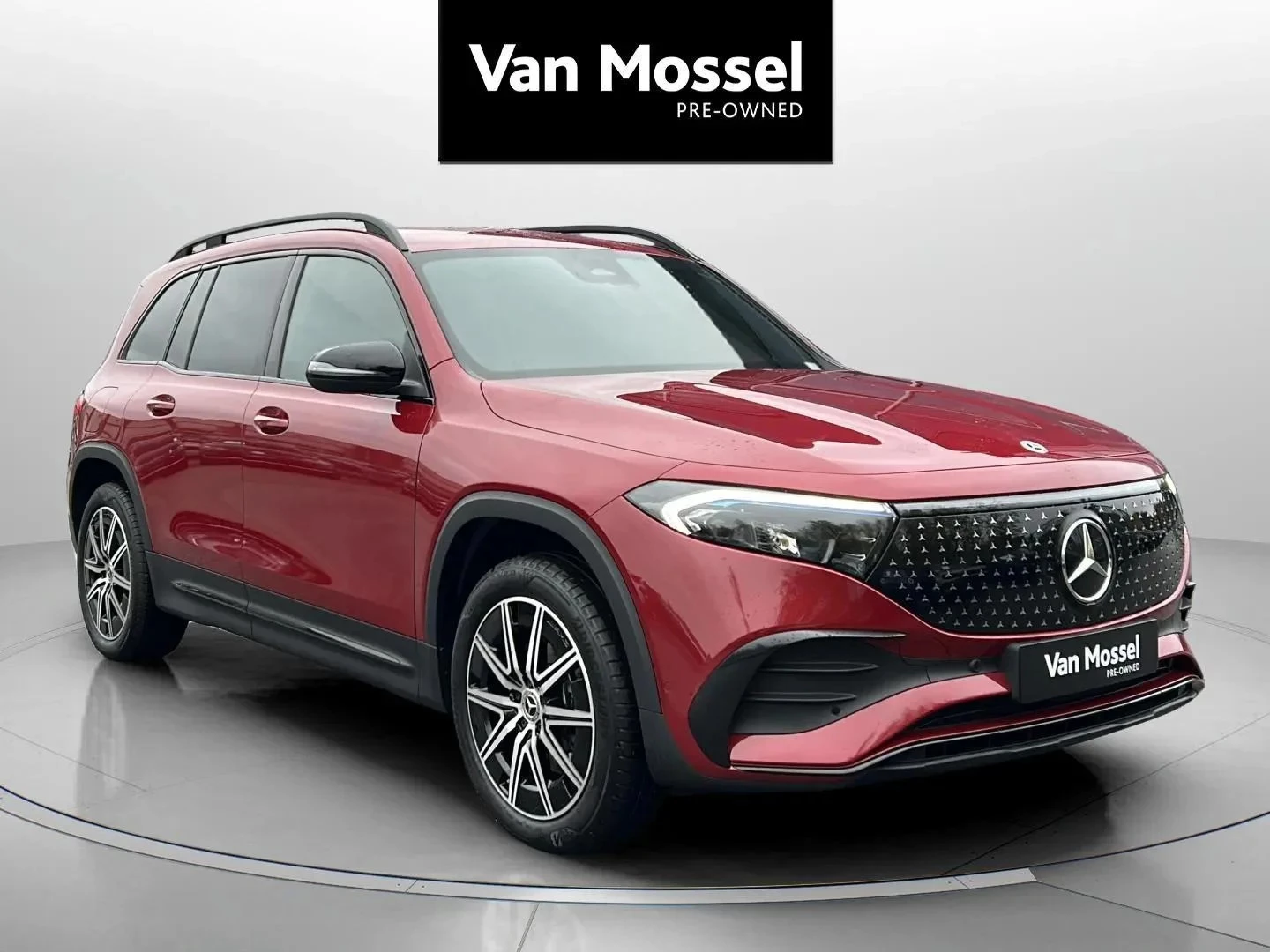 Mercedes-Benz-EQB-image-2