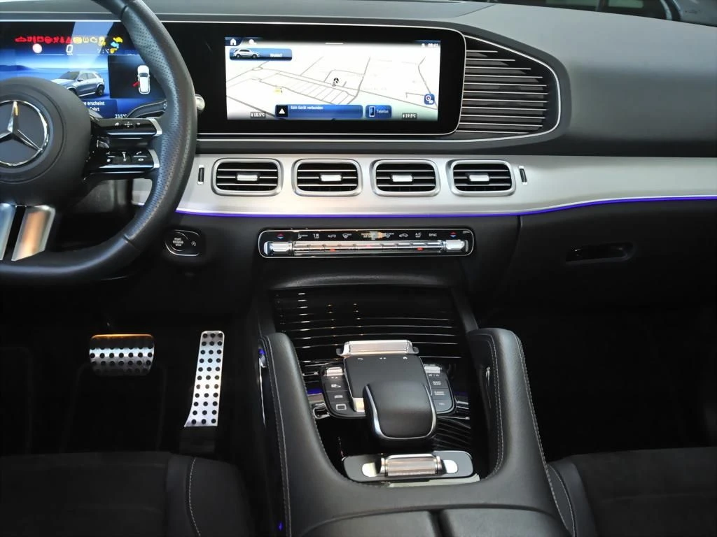 Mercedes-Benz-GLE 300 d-image-9