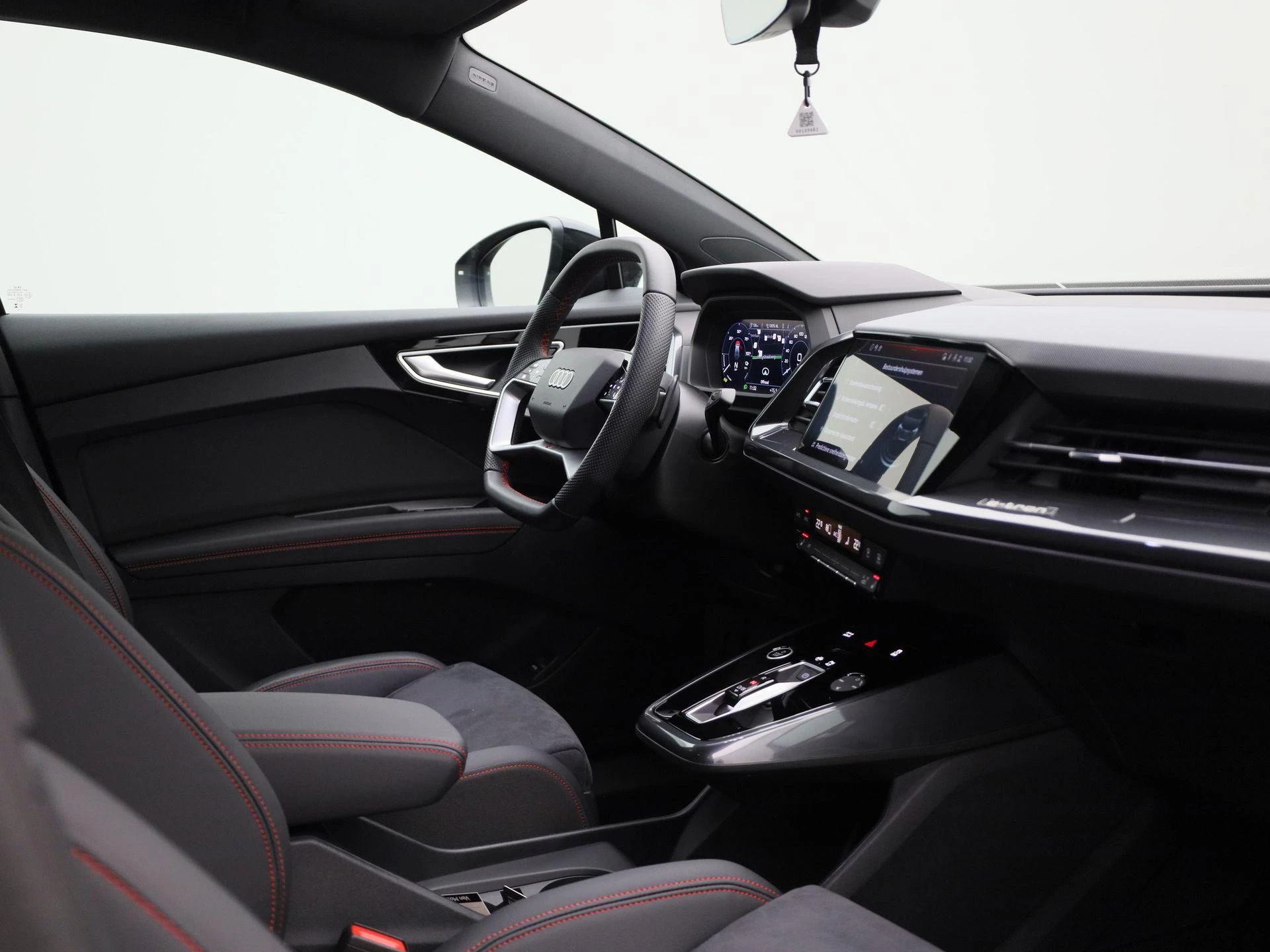 Audi-Q4 e-tron-image-37