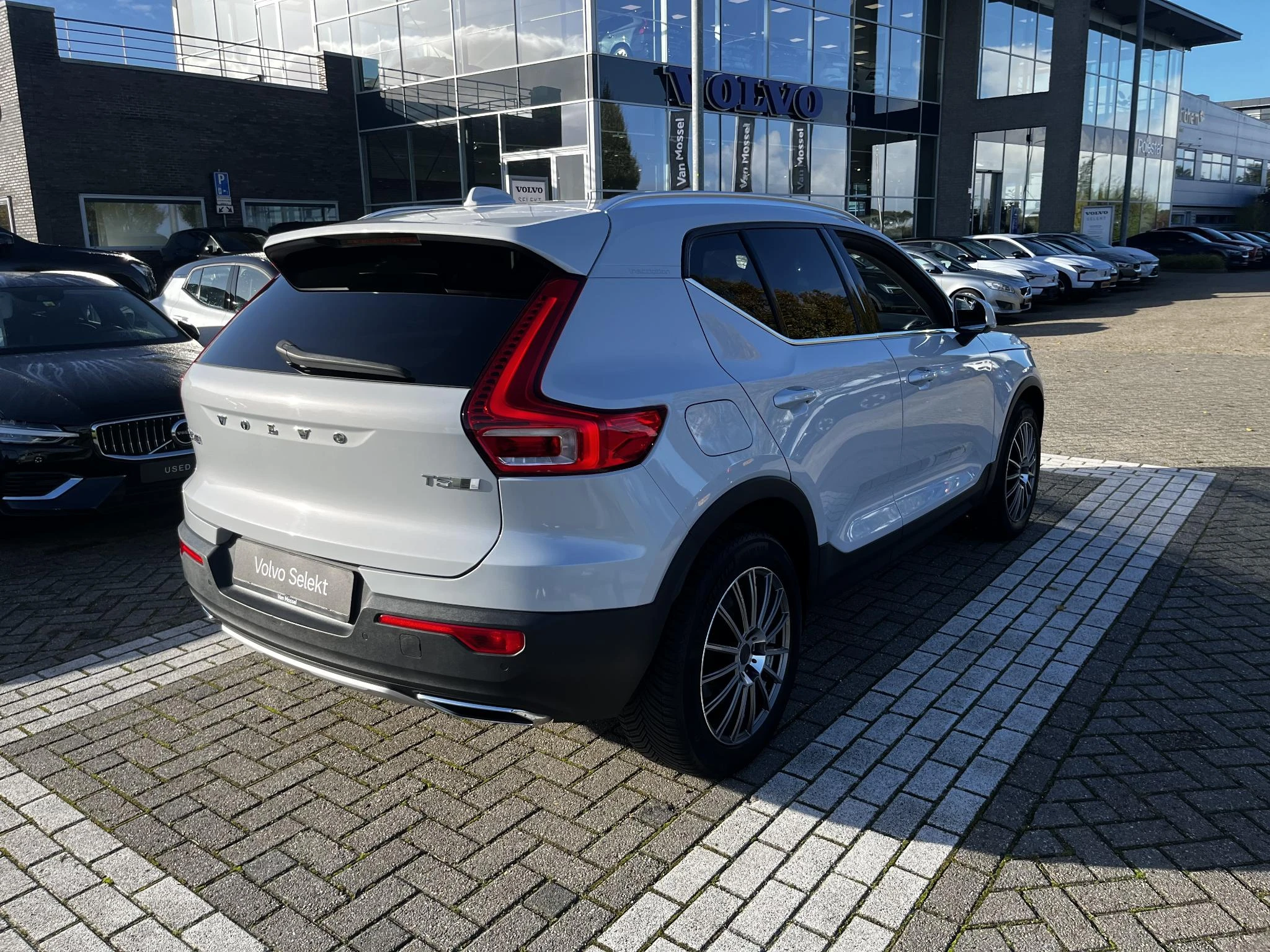 Volvo-XC40-image-2