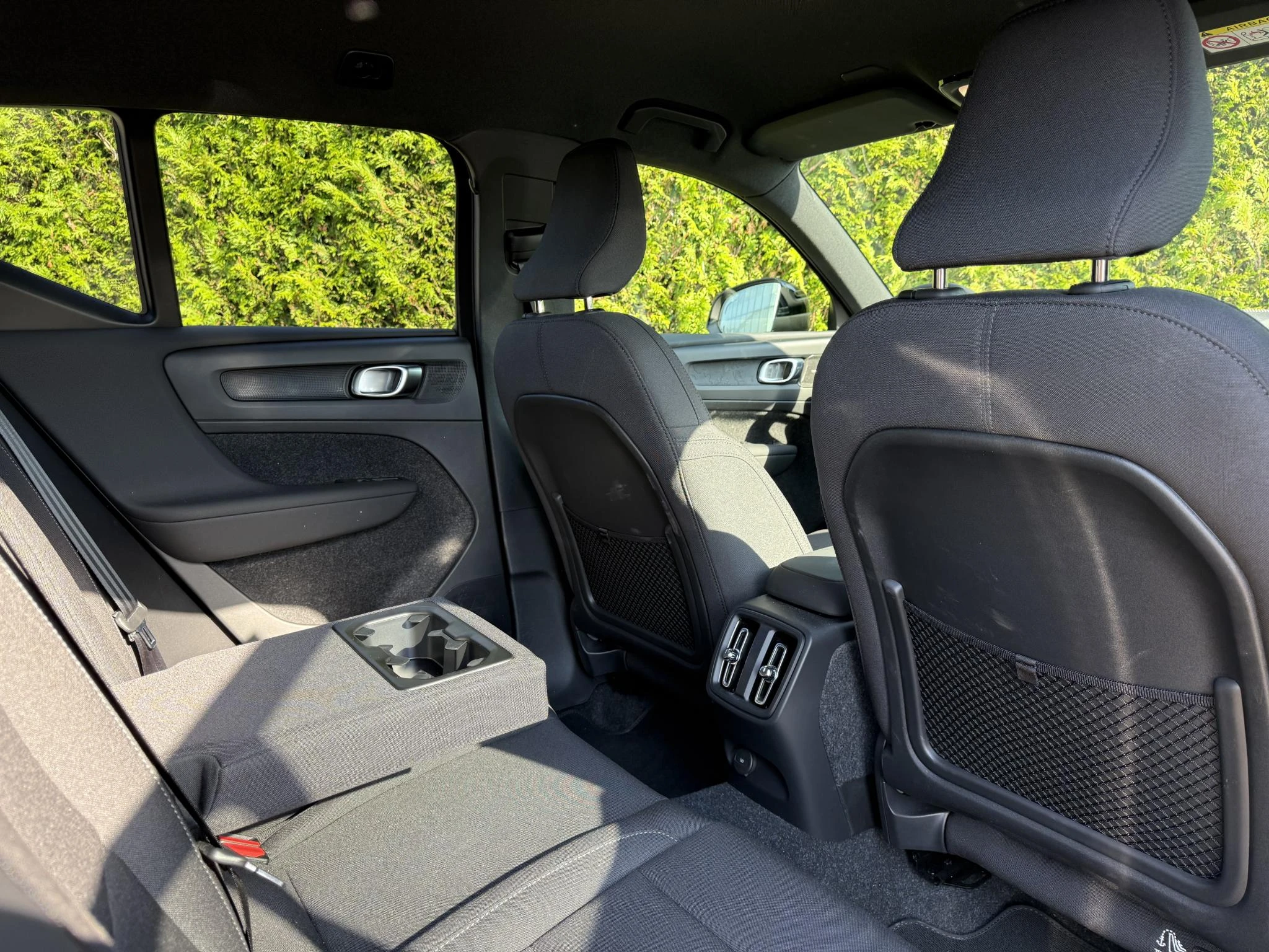 Volvo-EX40-image-8