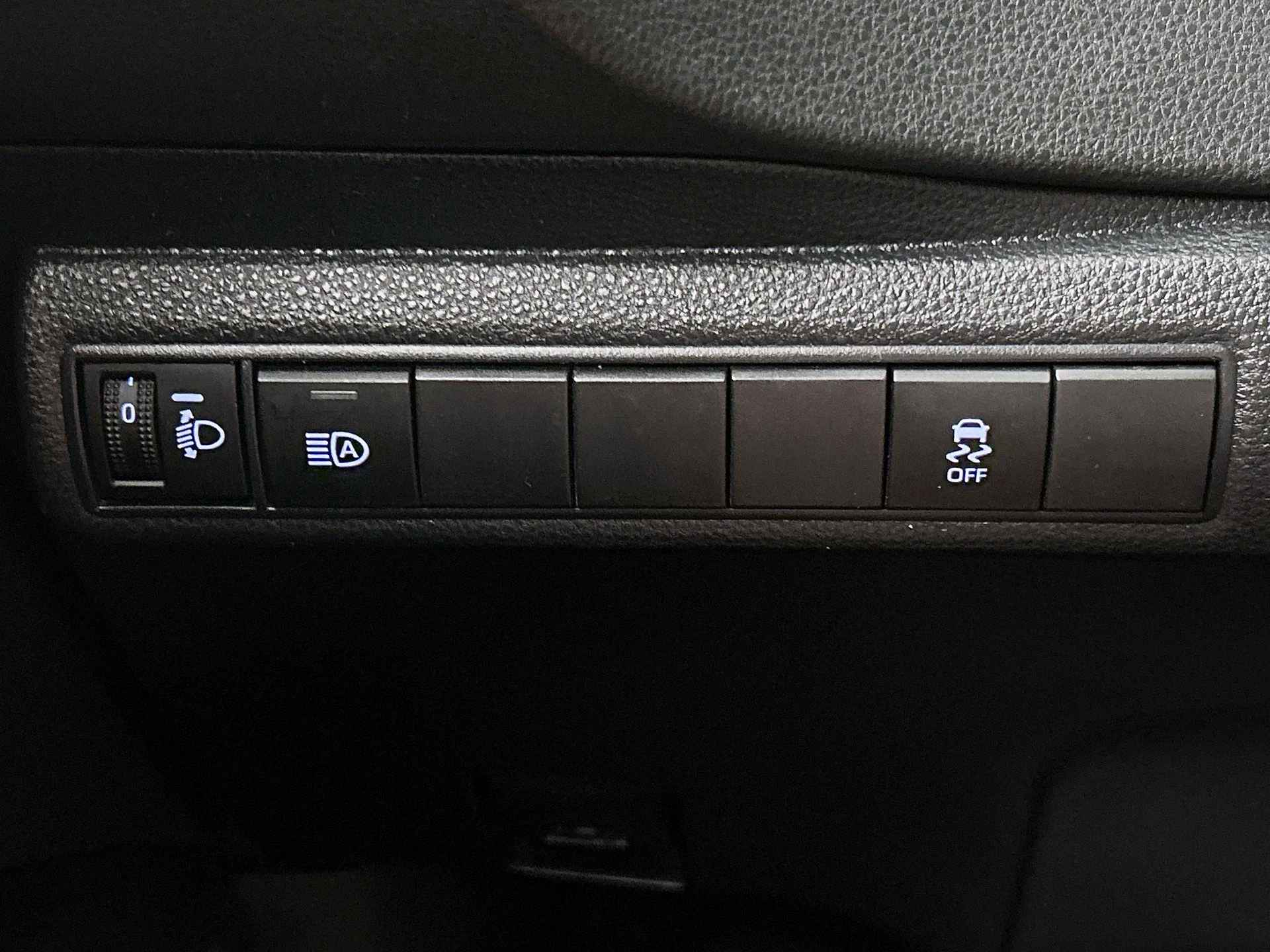 Toyota-Corolla Touring Sports-image-17