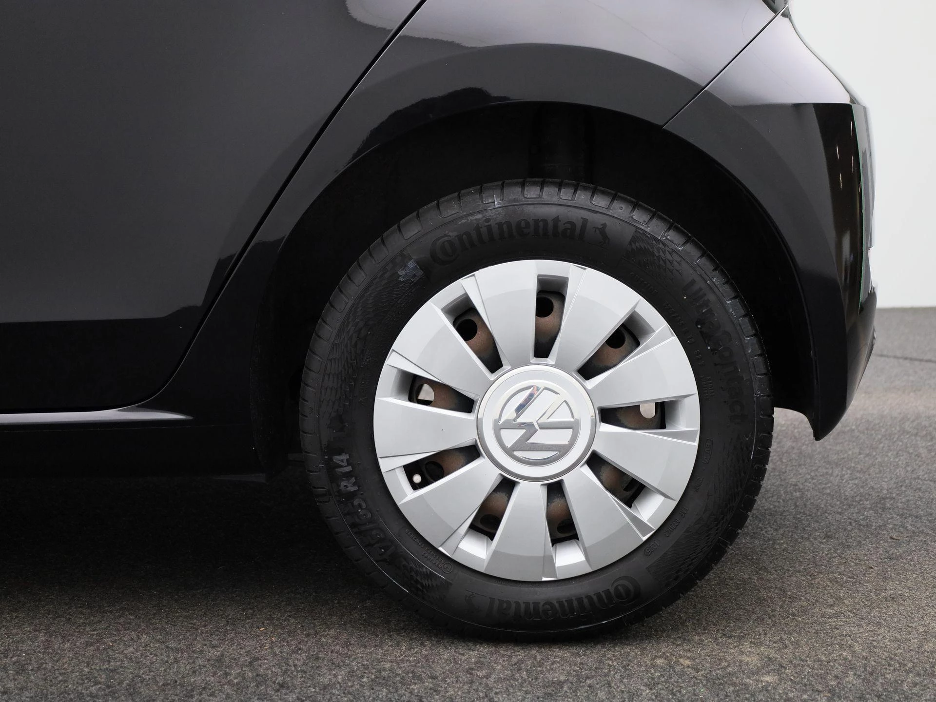 Volkswagen-up!-image-12