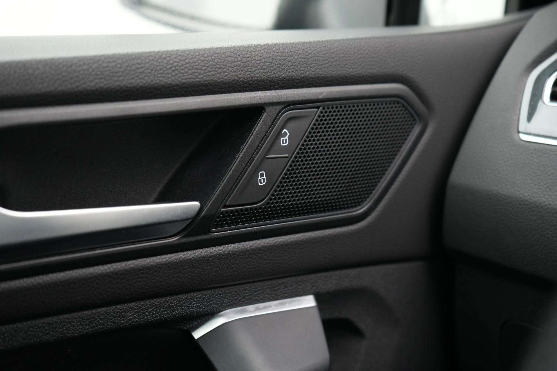 Volkswagen-Tiguan-image-37