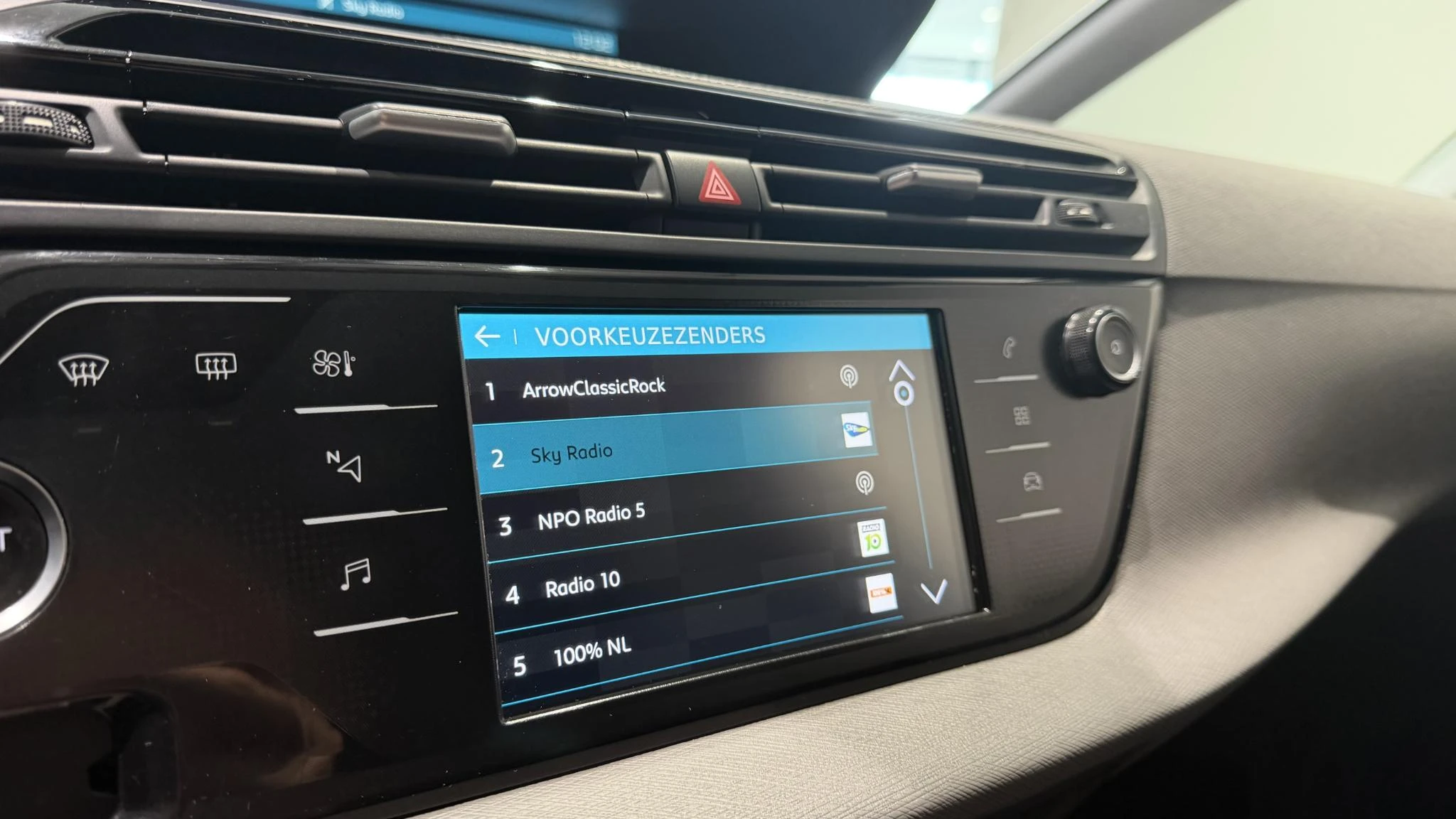 Citroën-Grand C4 Spacetourer-image-8