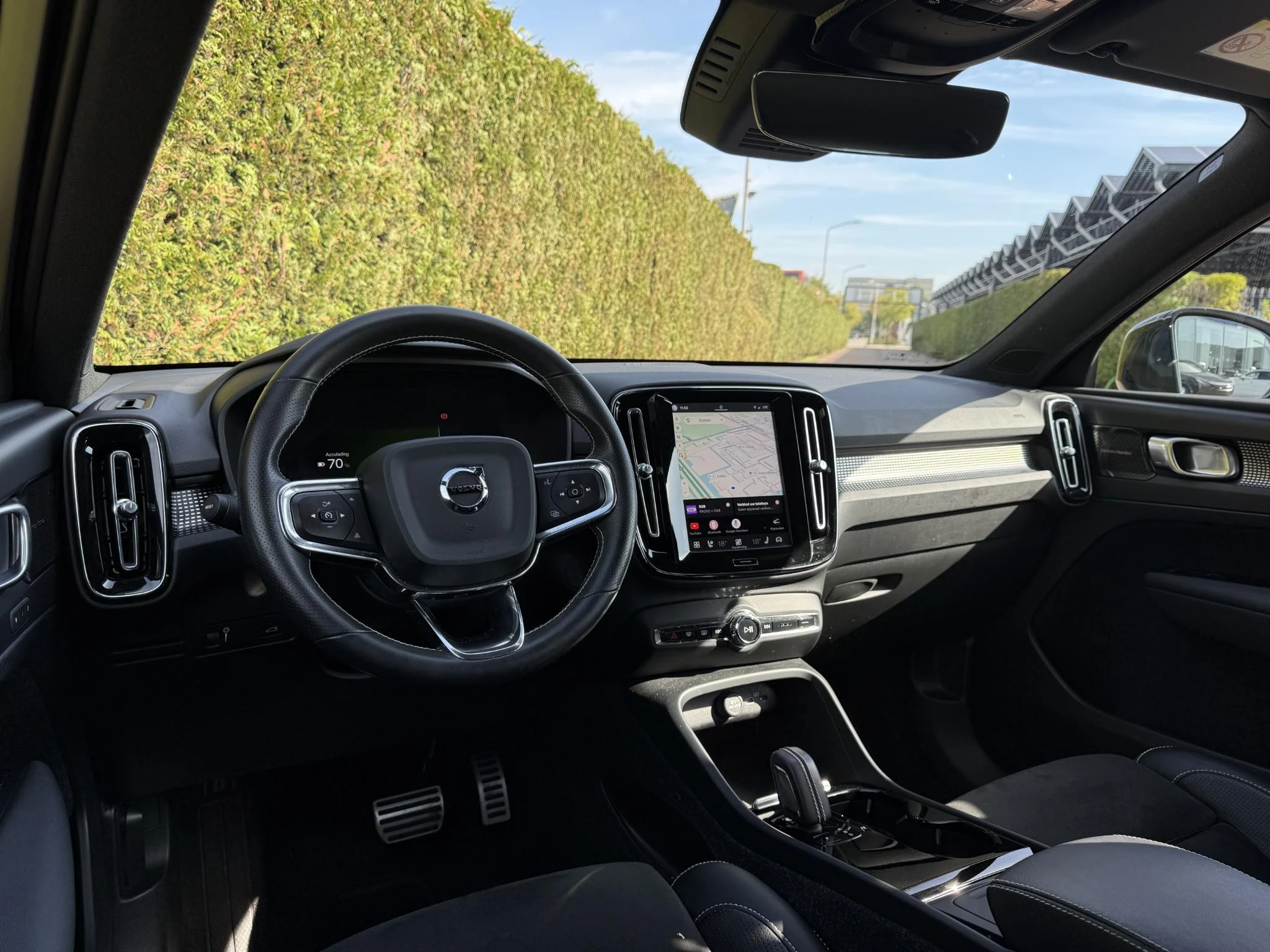 Volvo-XC40-image-1