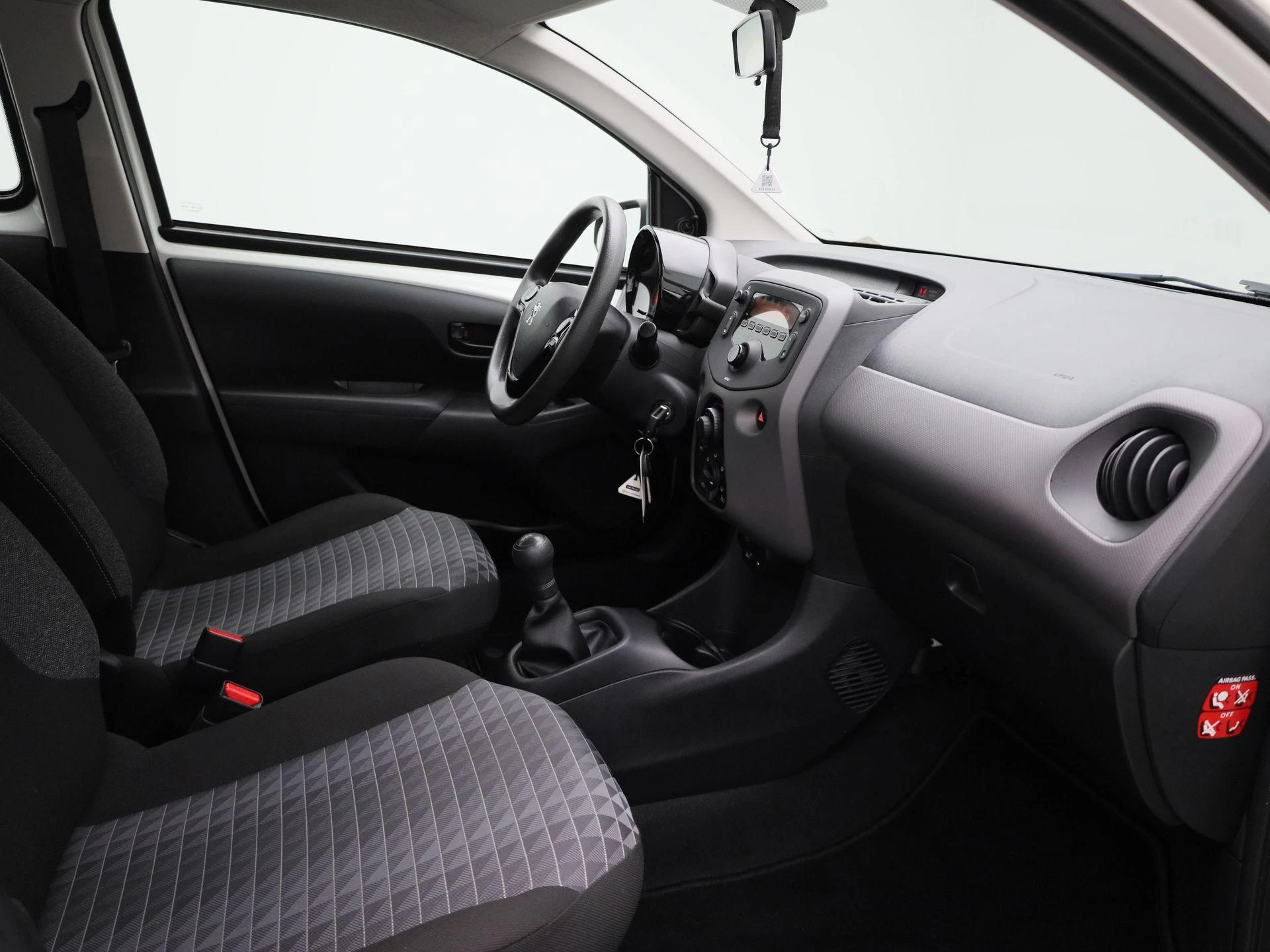 Peugeot-108-image-24