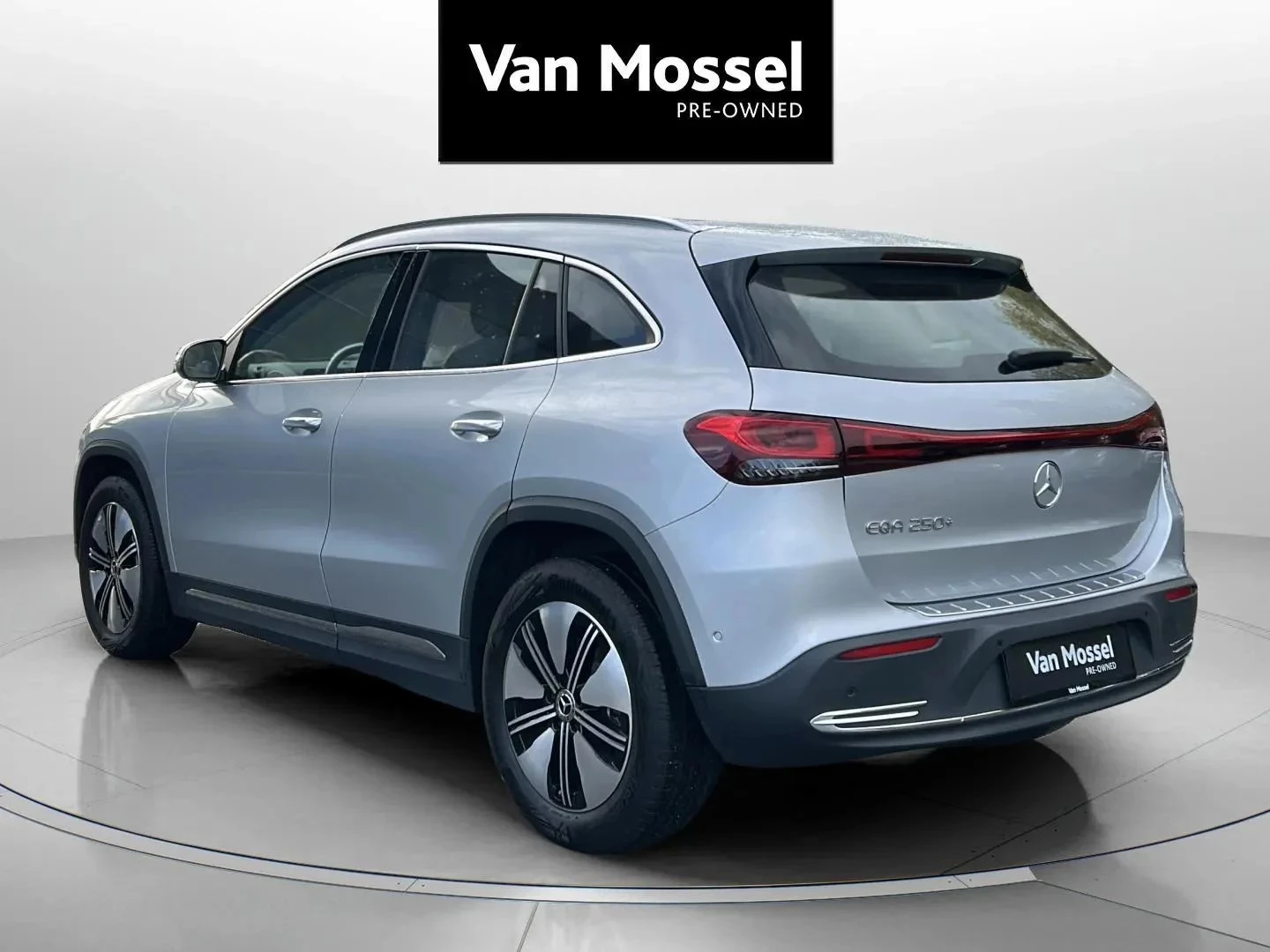 Mercedes-Benz-EQA-image-6