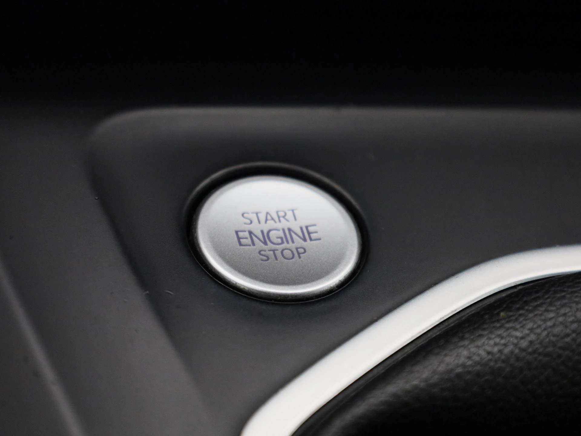 Volkswagen-Golf-image-24