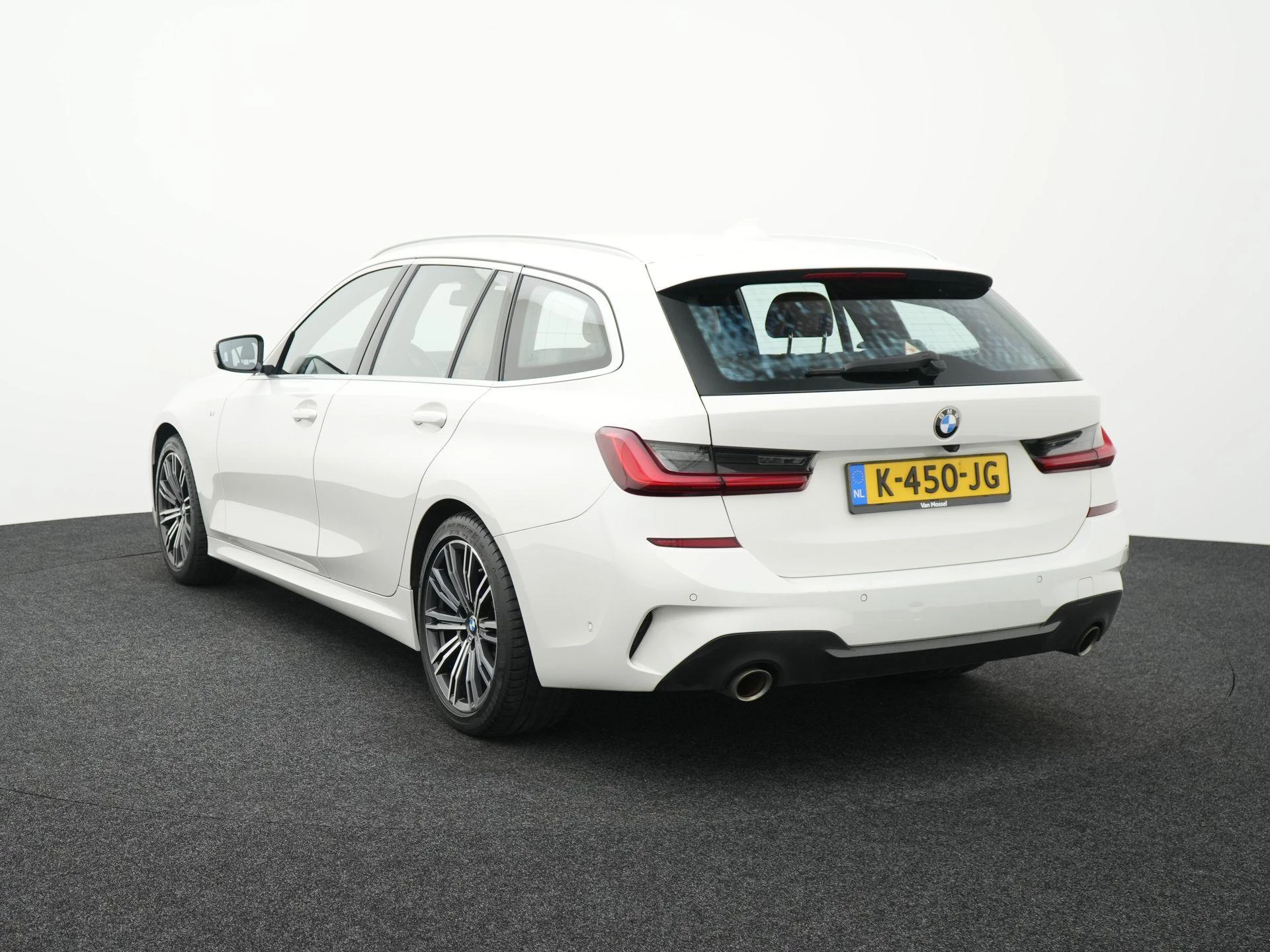 BMW-3 Serie-image-1