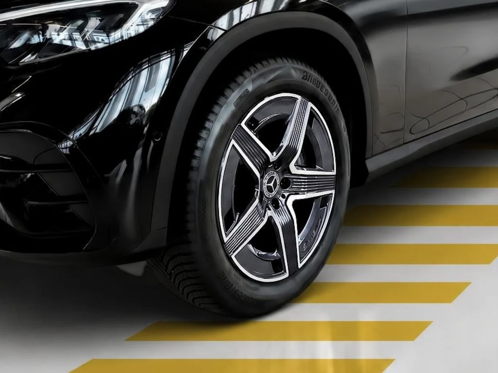 Mercedes-Benz-GLC 300 d-image-5