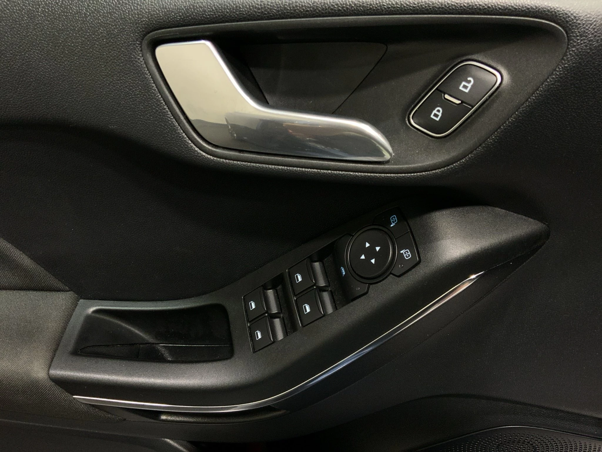 Ford Fiesta ST-Line 1.0 EB LED ACC RFK GJR SHZ PDC LMF