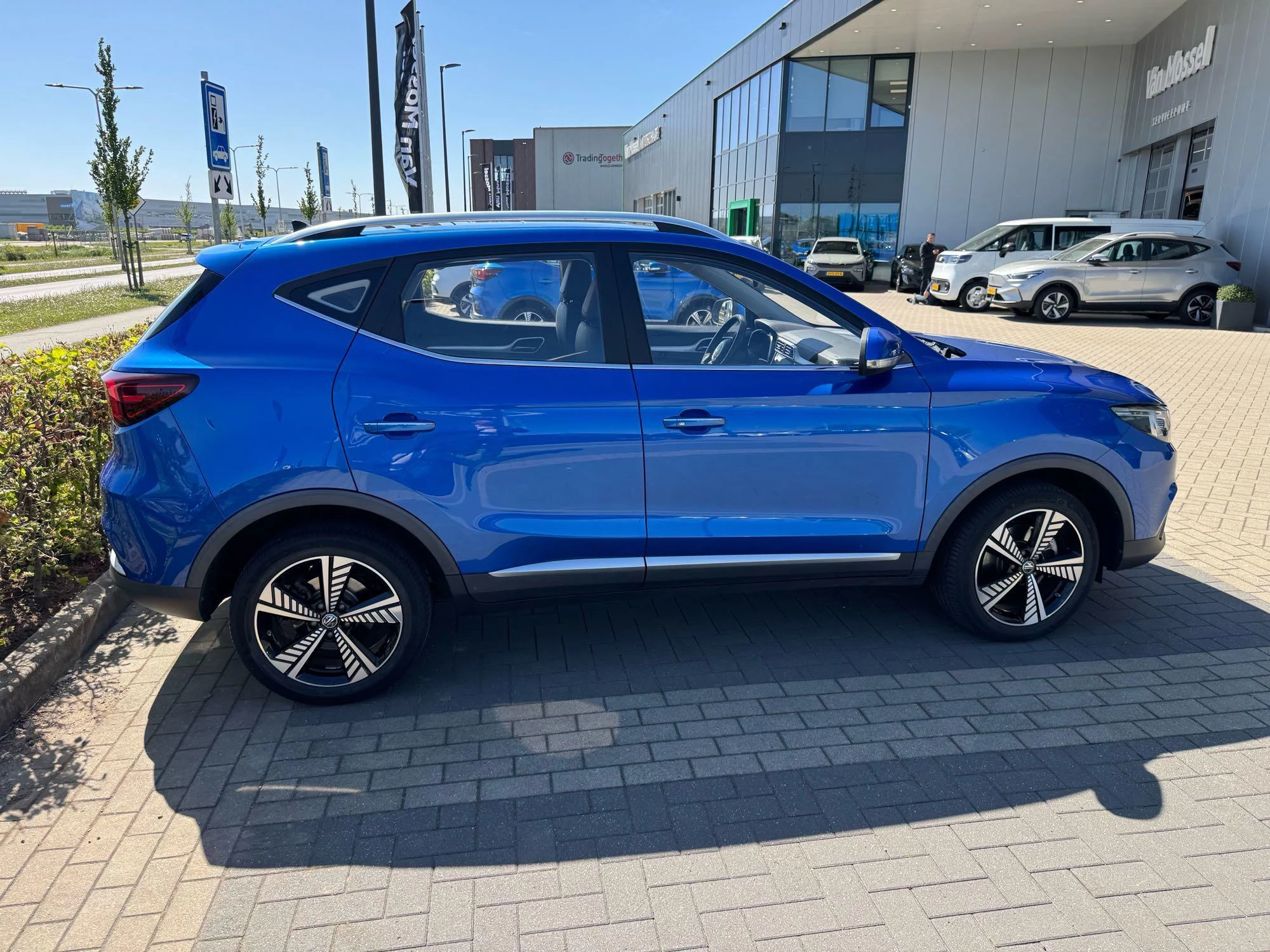 MG-ZS EV-image-10