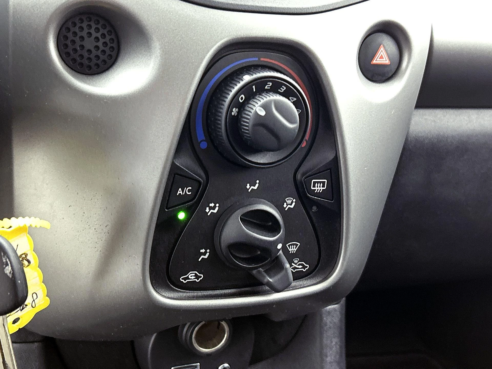 Peugeot-108-image-22