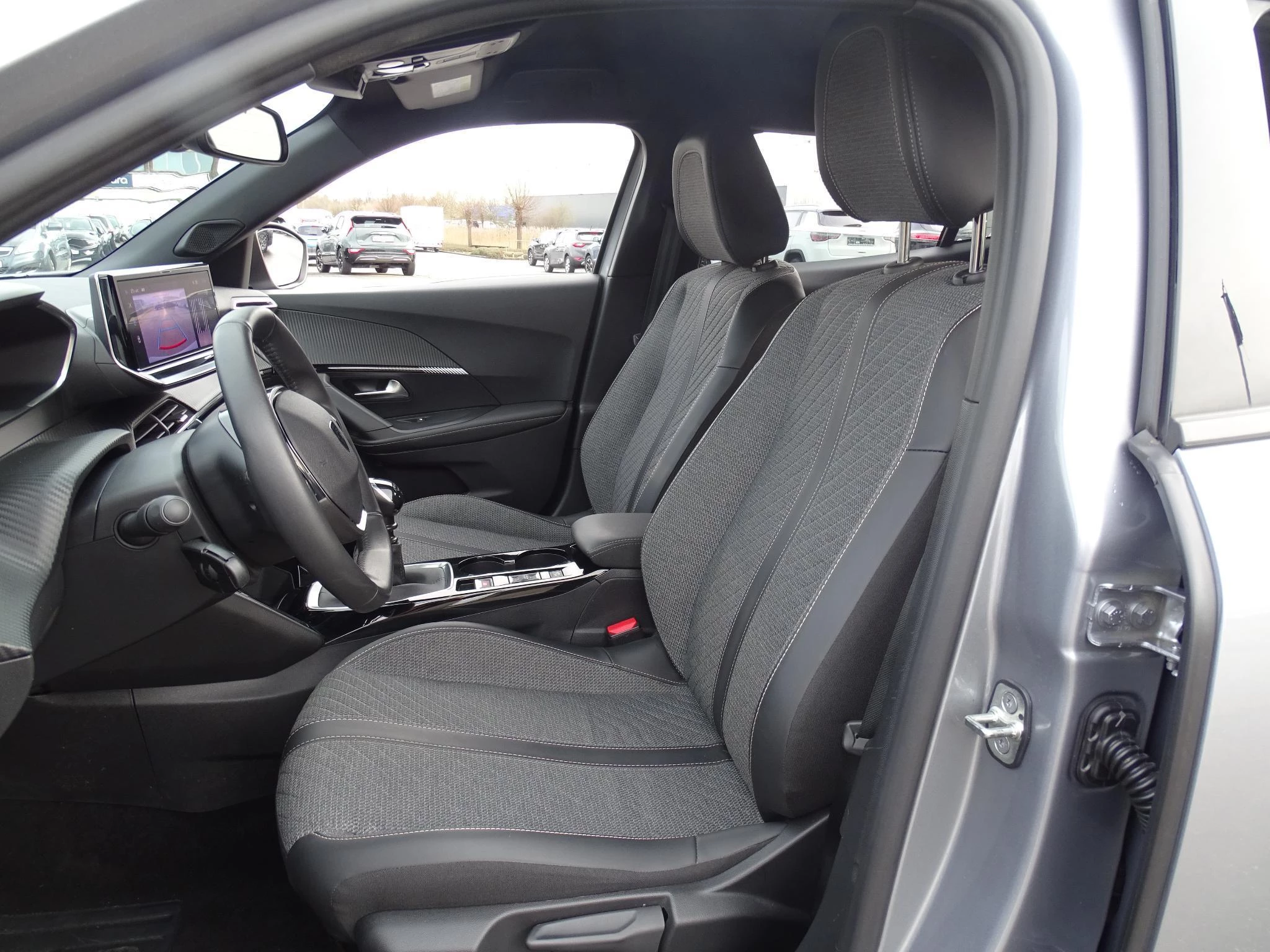 Peugeot-2008-image-10