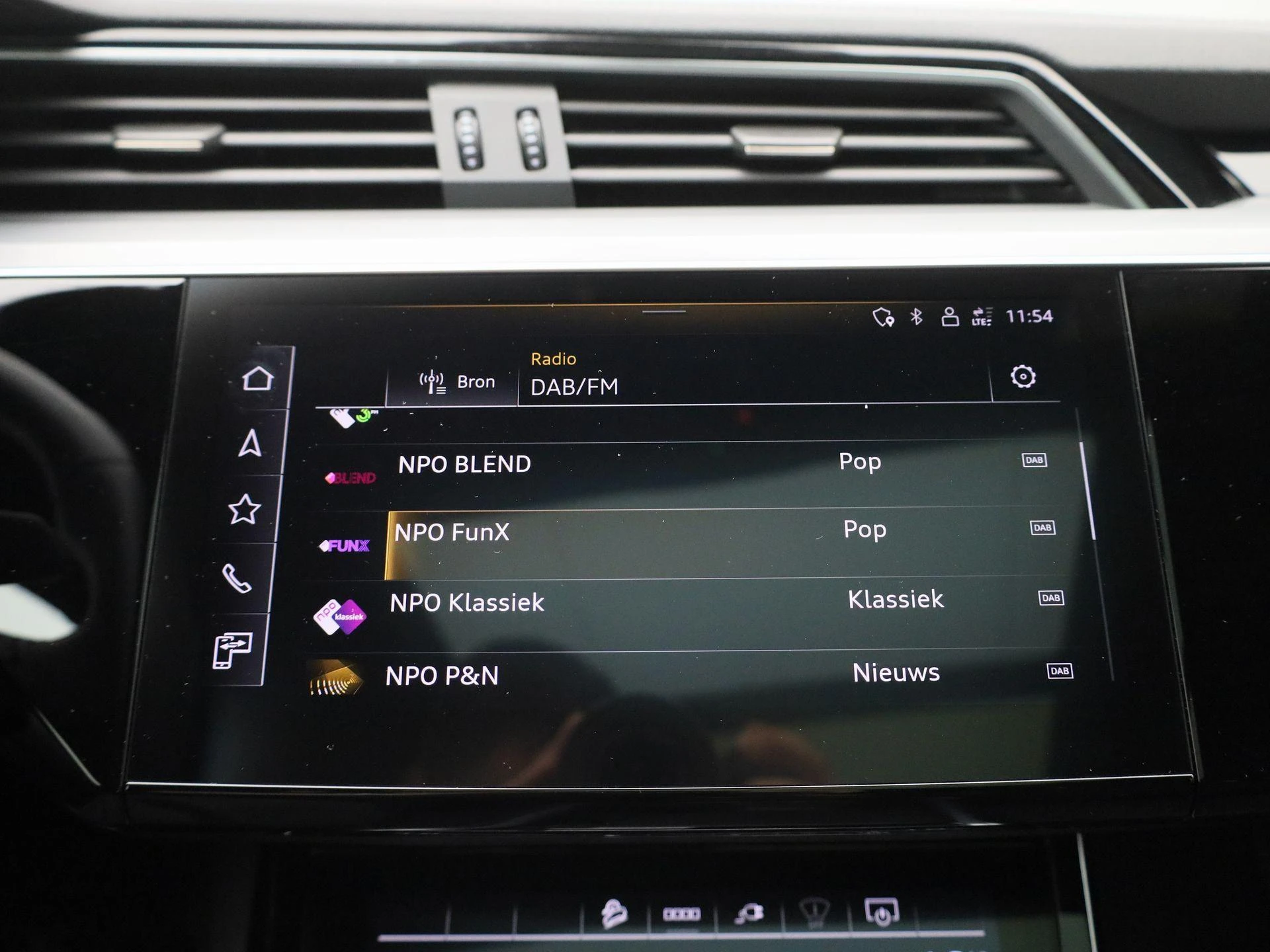 Audi-Q8 e-tron-image-21
