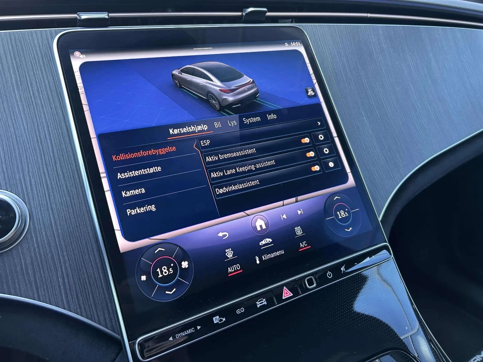 Mercedes-Benz-EQE-image-16