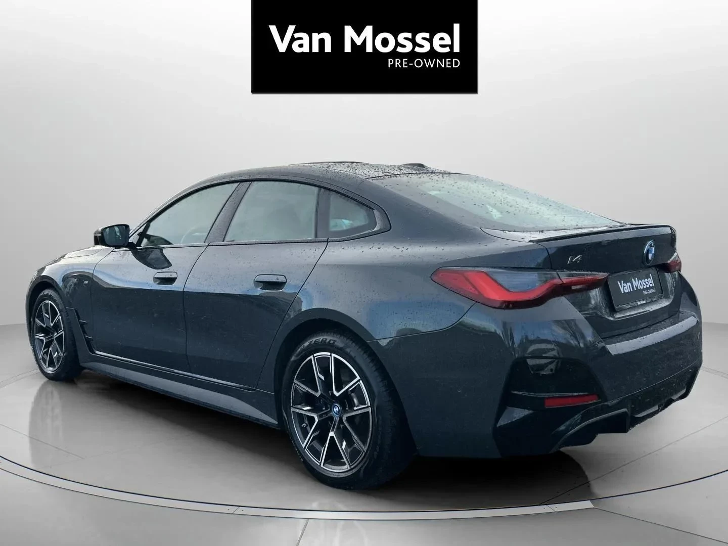 BMW-i4-image-6