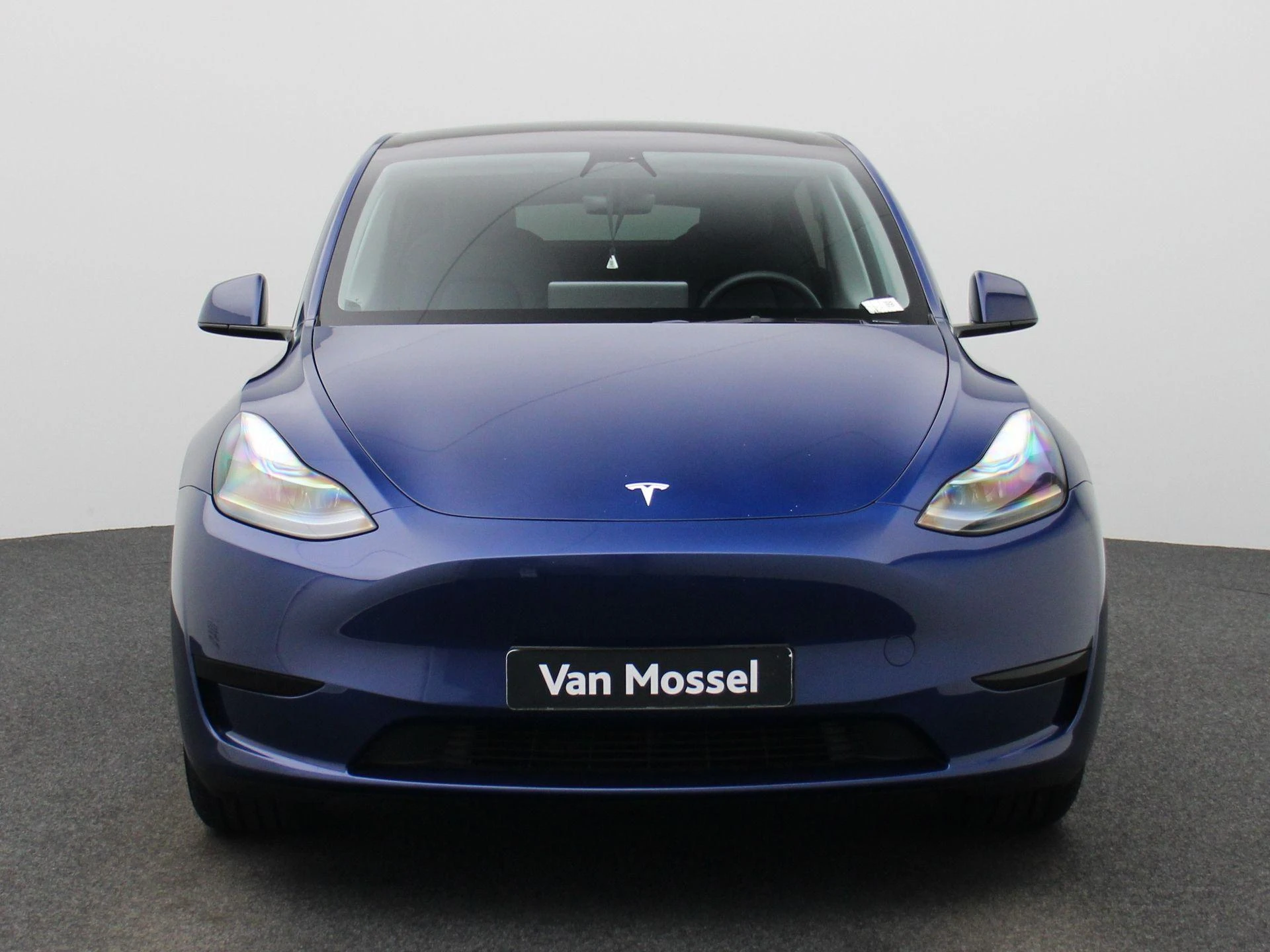 Tesla-Model Y-image-2