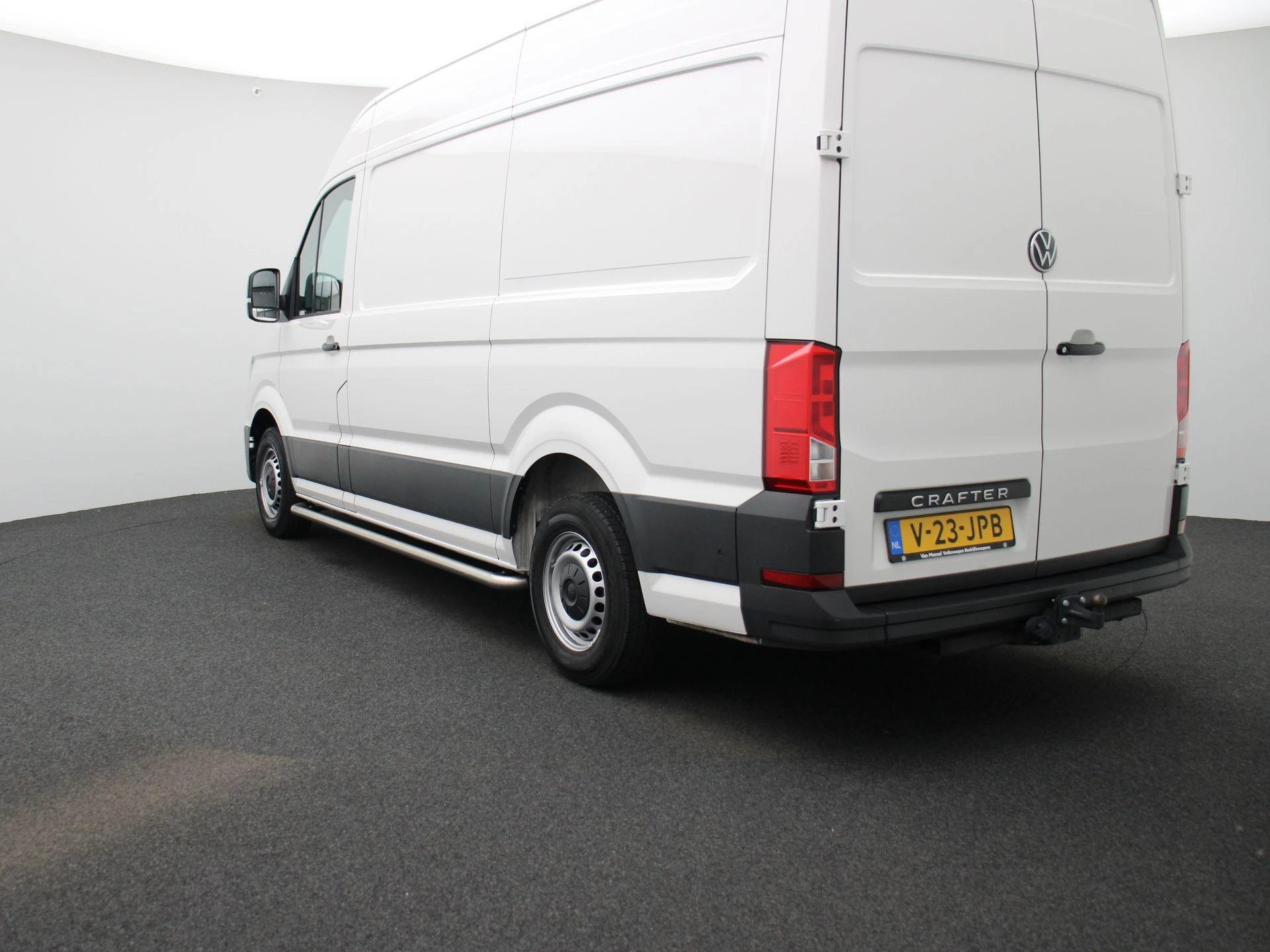 Volkswagen-Crafter-image-1