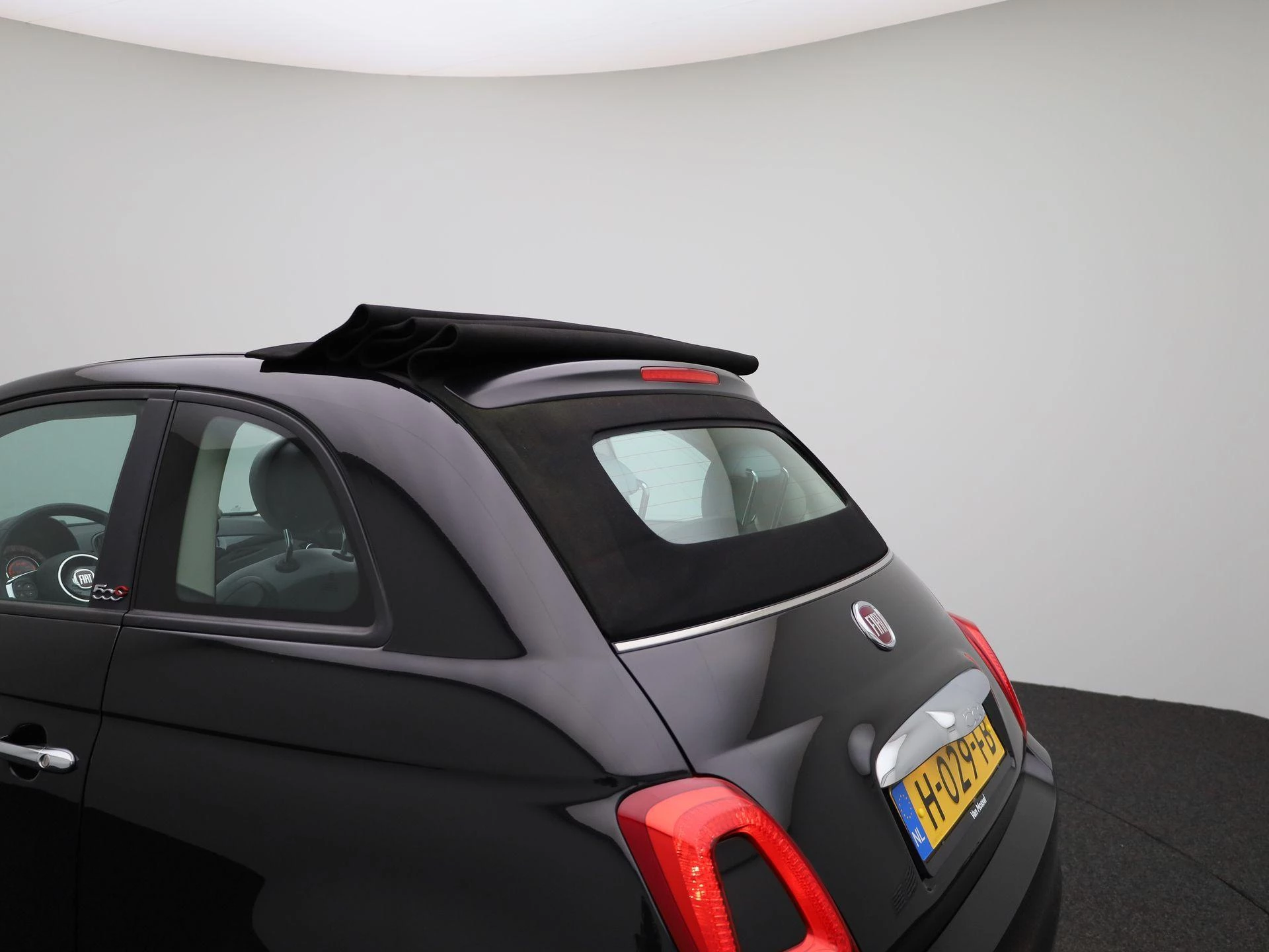 Fiat-500C-image-10