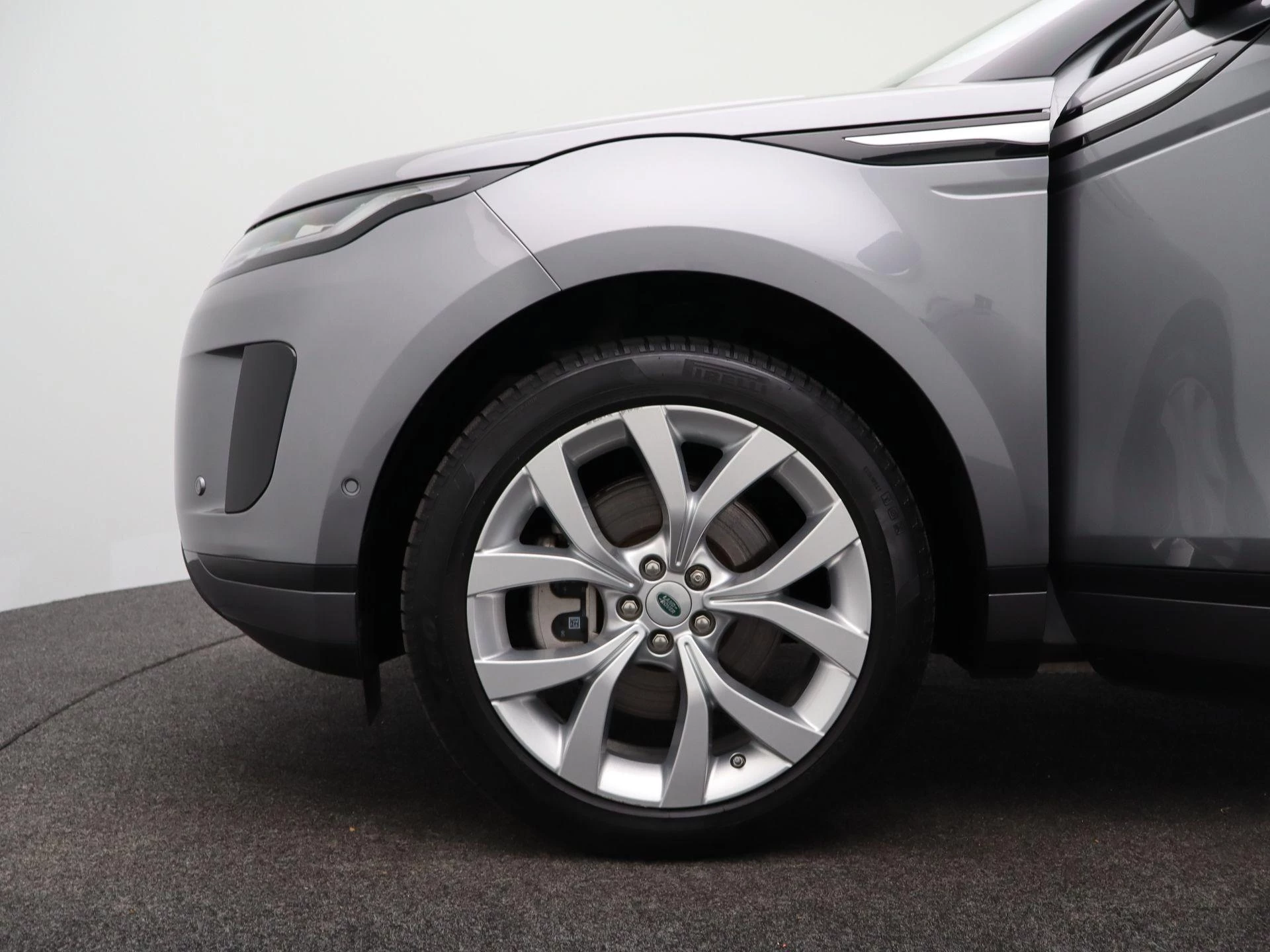 Land Rover-Range Rover Evoque-image-14