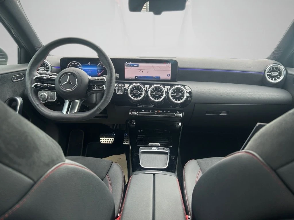 Mercedes-Benz-A-Klasse 200-image-11