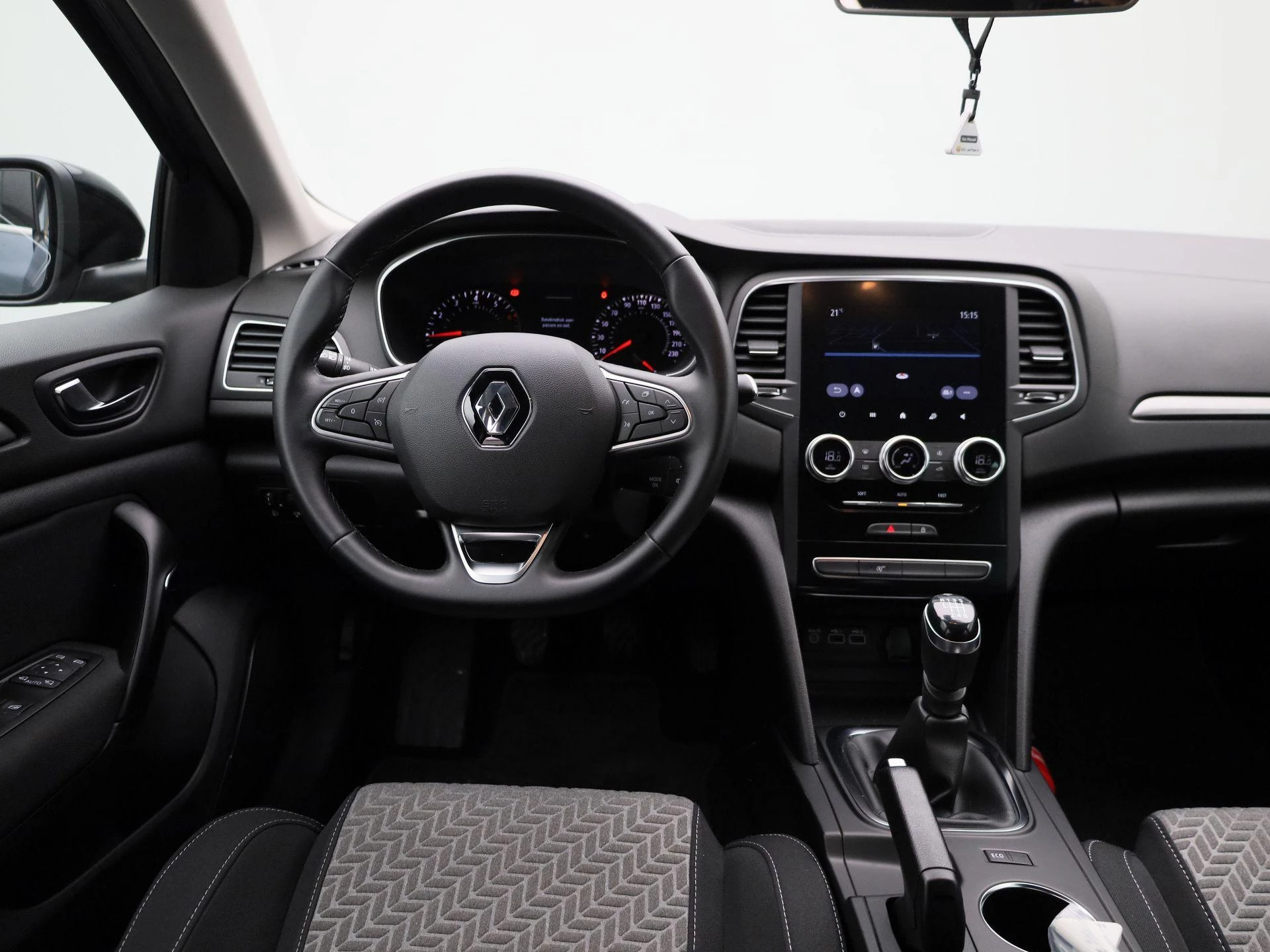 Renault-Mégane Grand Tour-image-8