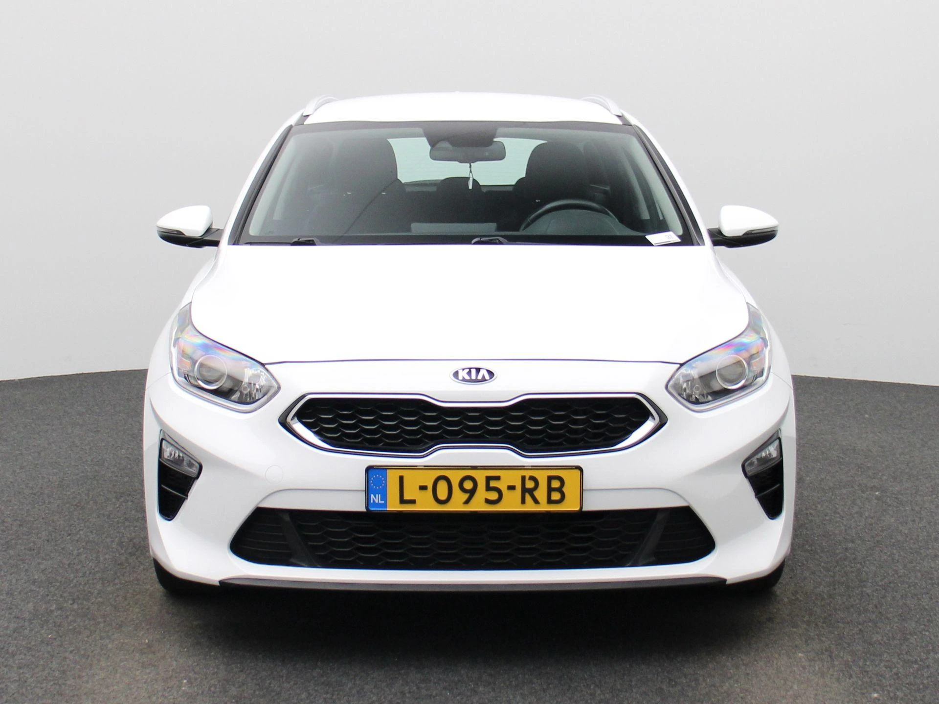 Kia-Ceed Sportswagon-image-2