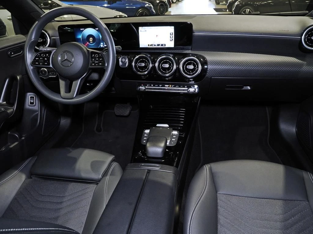 Mercedes-Benz-CLA 250 e-image-13