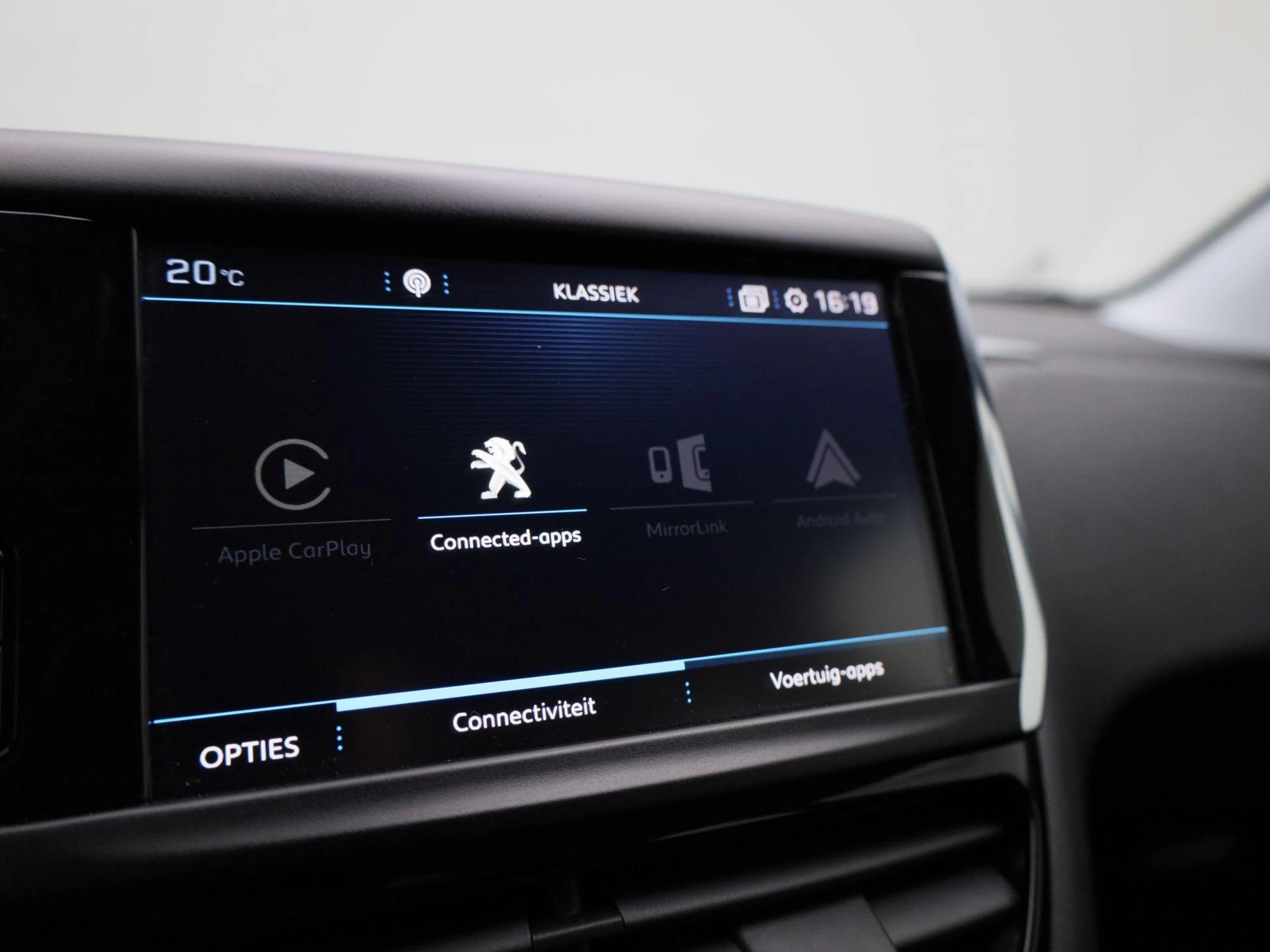 Peugeot-208-image-19