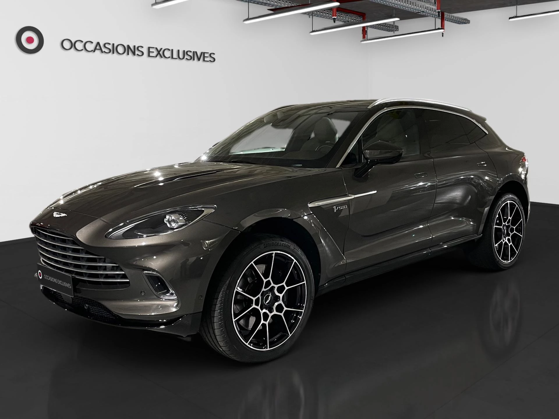 Aston Martin-DBX-image-0