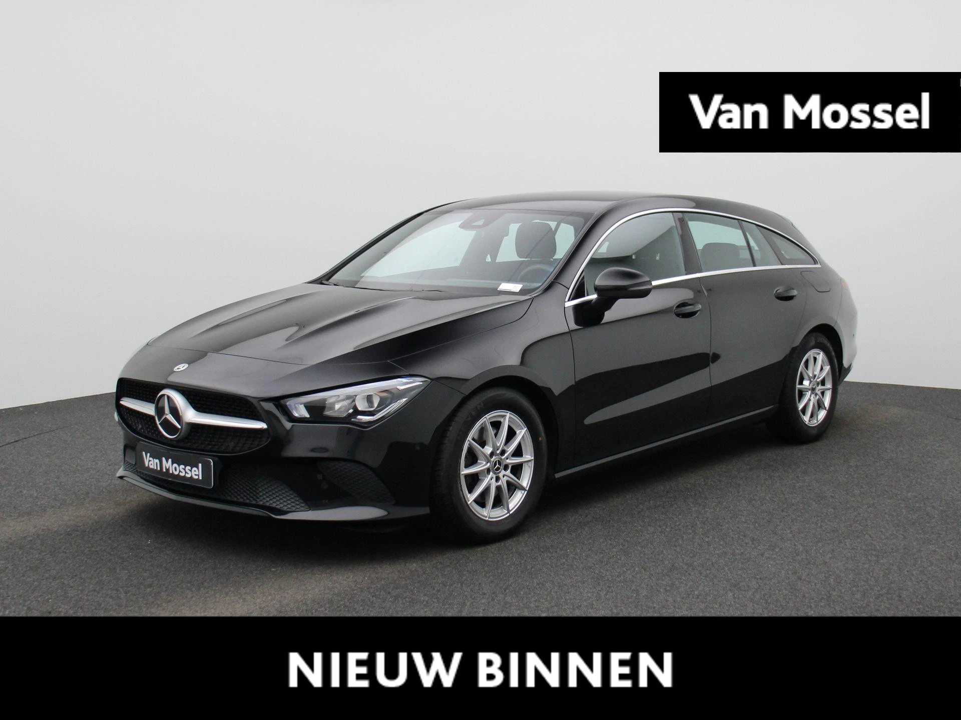 Mercedes-Benz-CLA-image-0