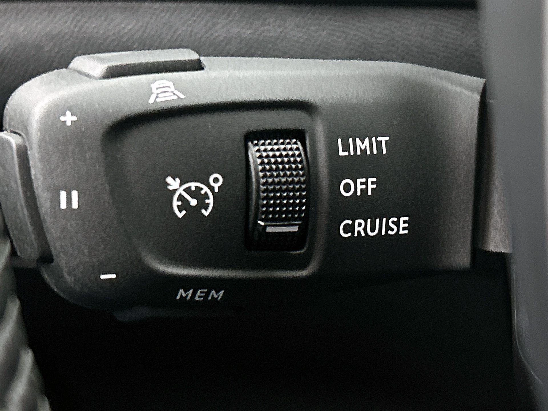 Peugeot 208 1.2 Hybrid 110 e-DCS6 Allure