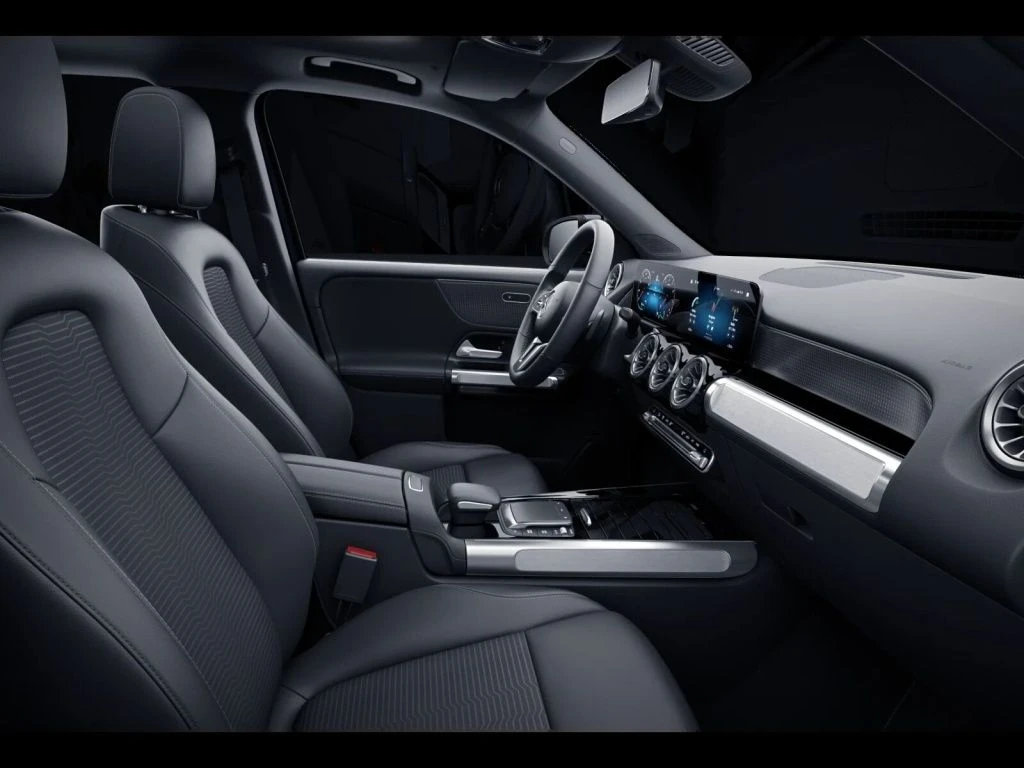 Mercedes-Benz-GLB 200-image-10